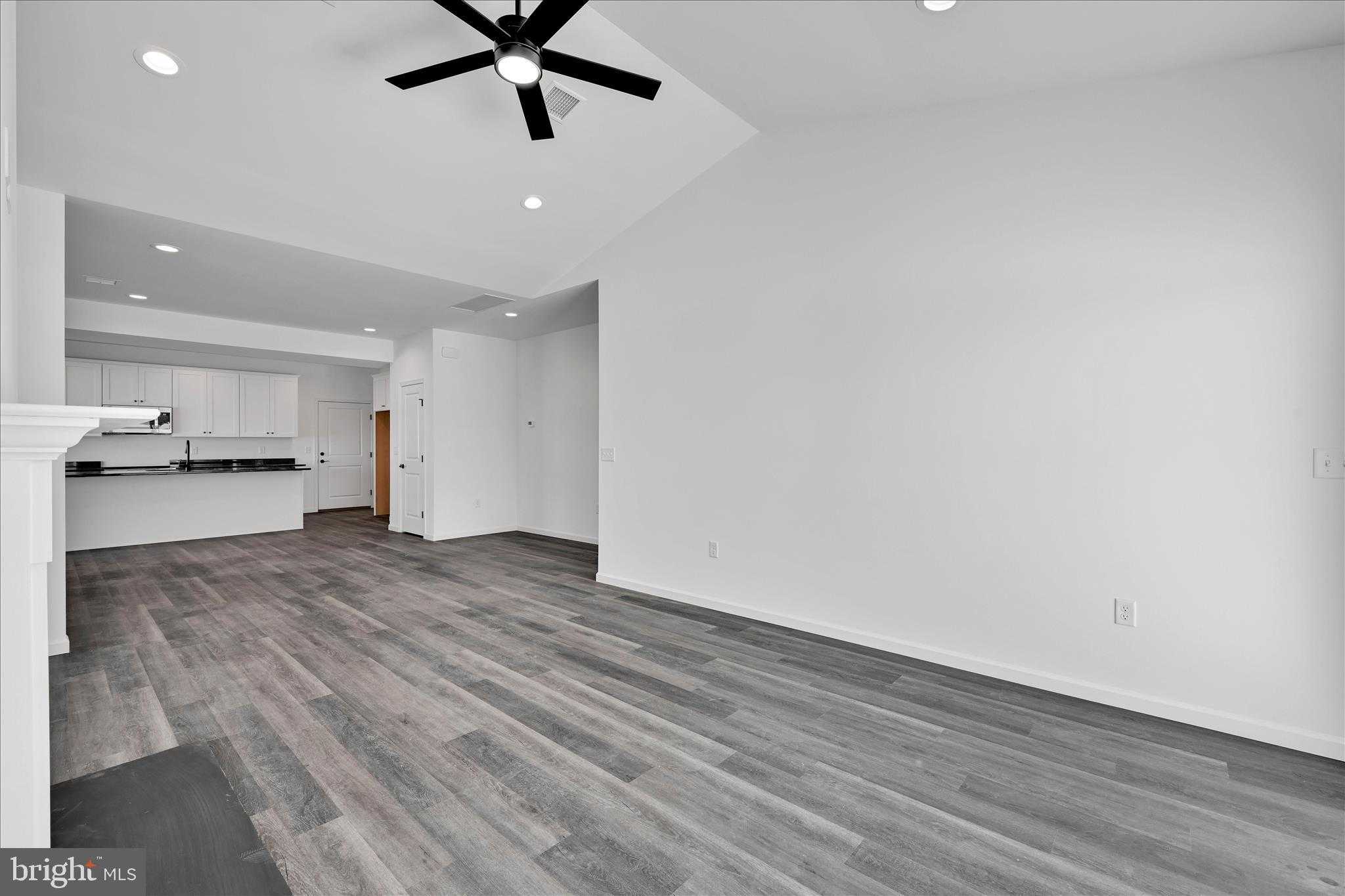 131 Hillard Fld photo 5