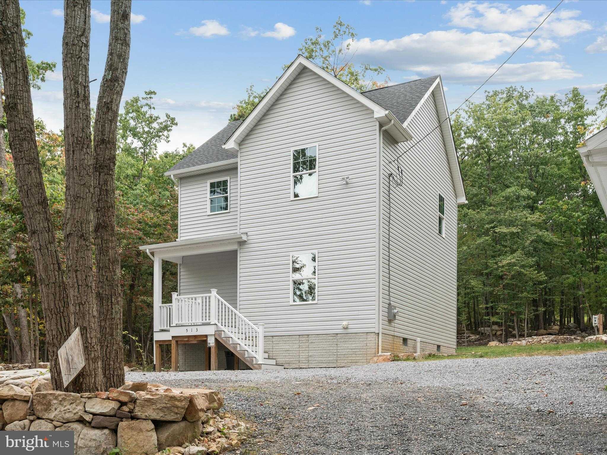 513 Pheasant Dr photo 4