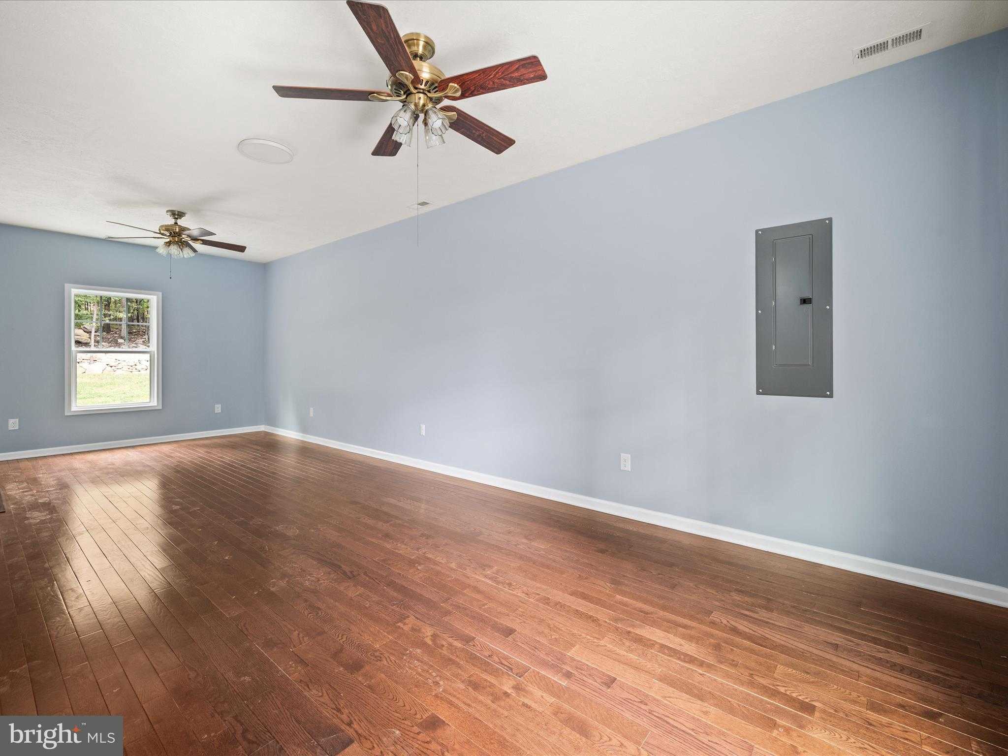 513 Pheasant Dr photo 6