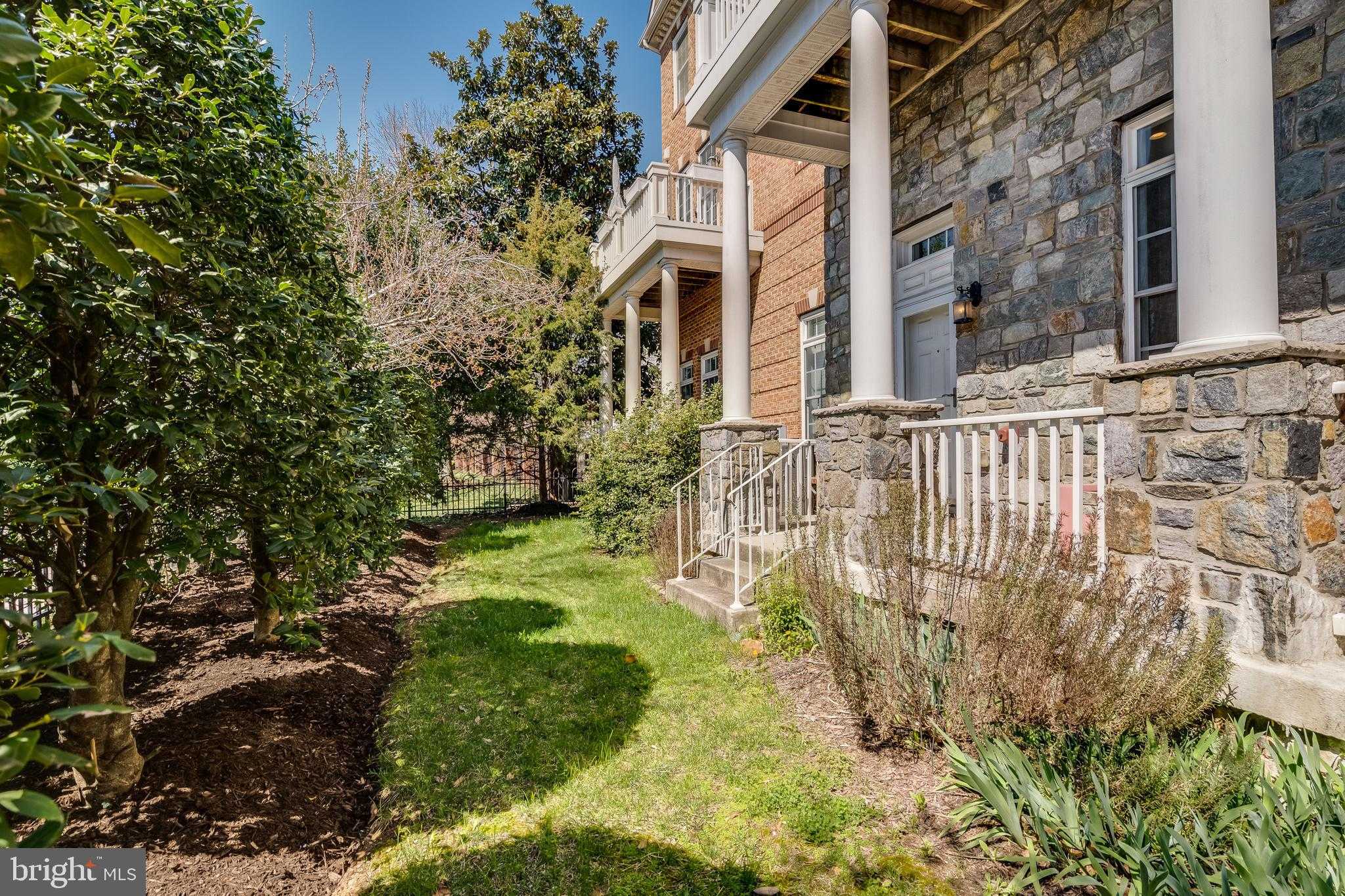 3534 Goddard Way photo 8