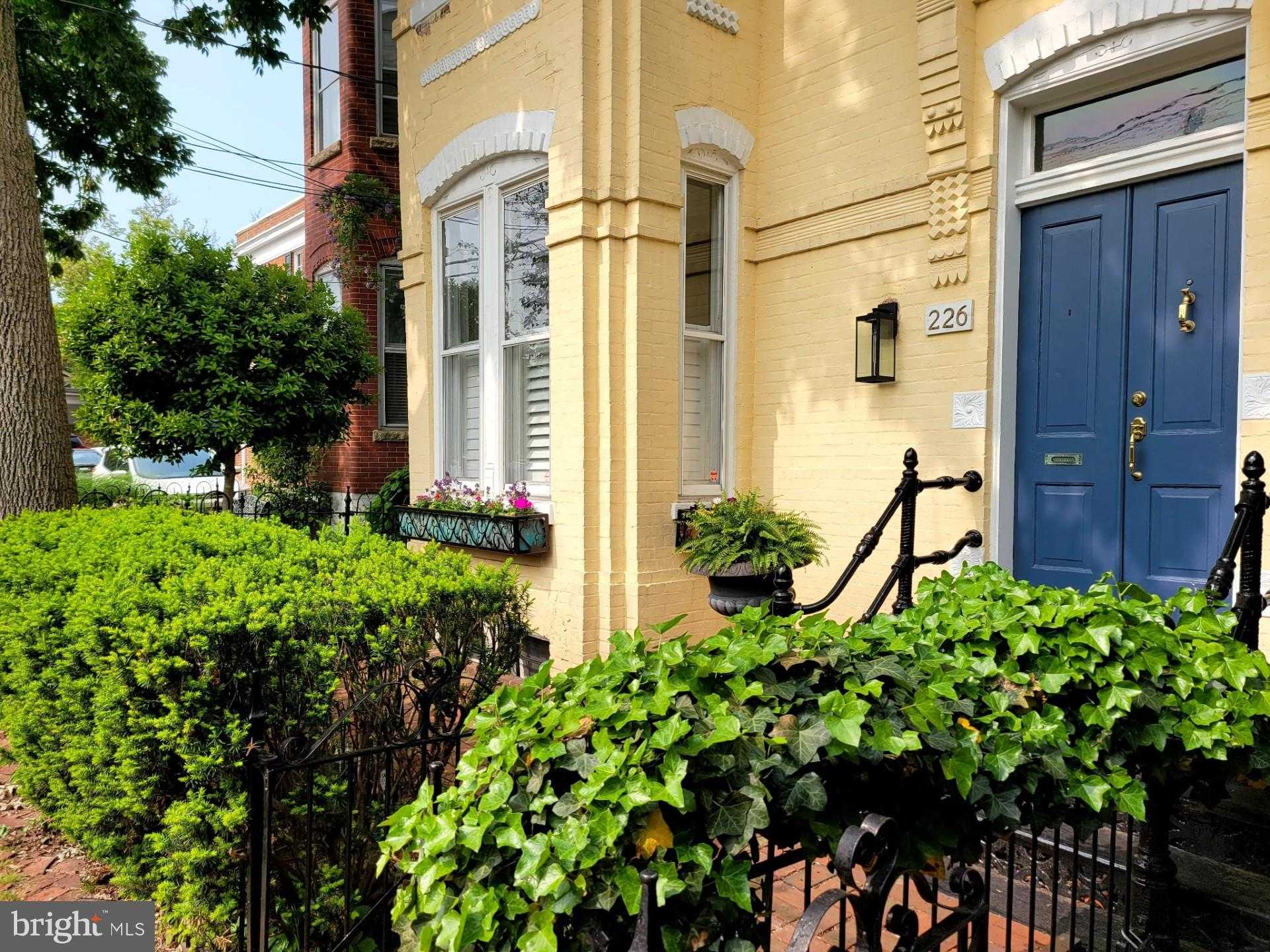 226 N Saint Asaph St photo 4