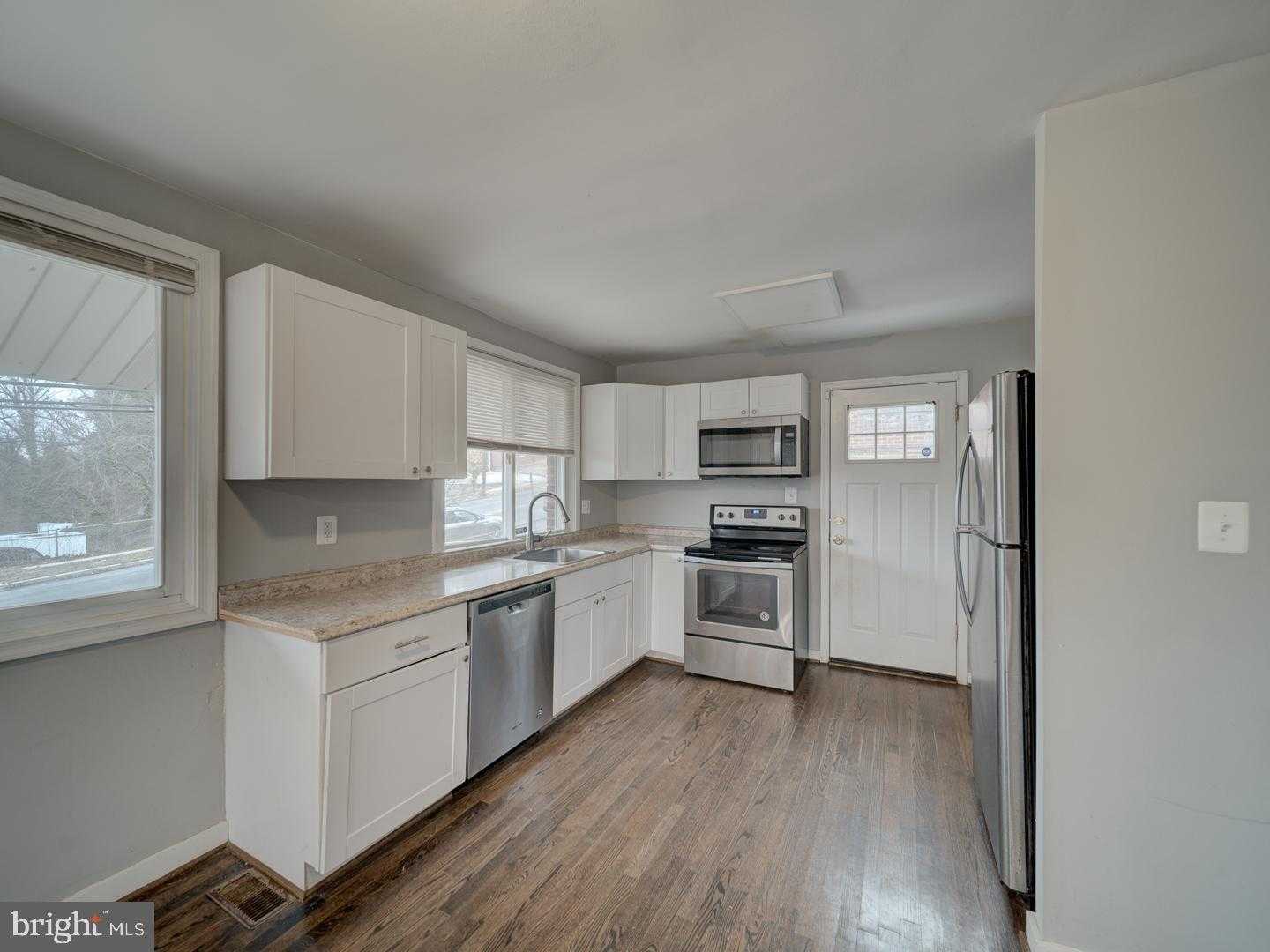 709 Marcy Ave photo 8