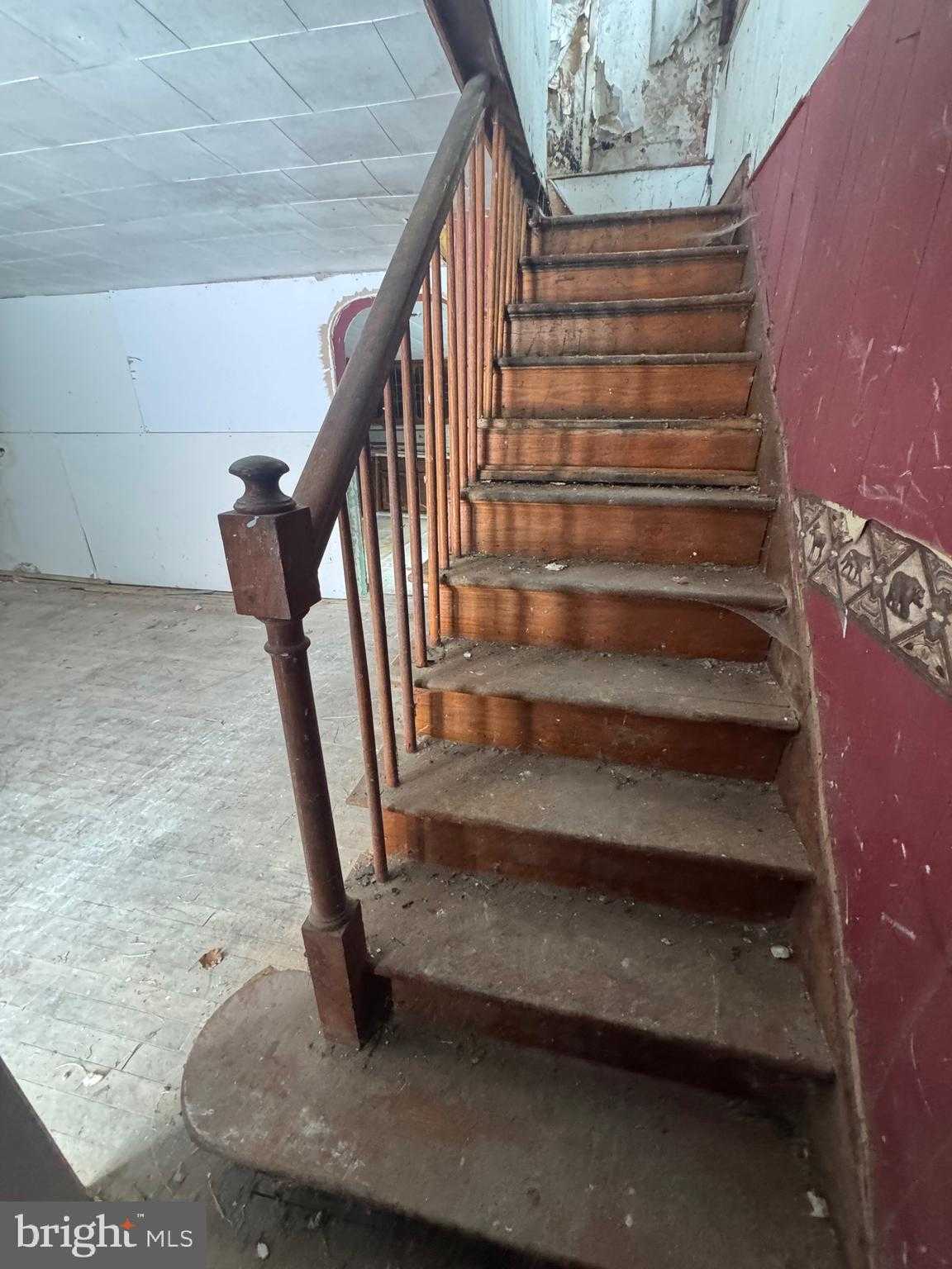 613 Williams St photo 9