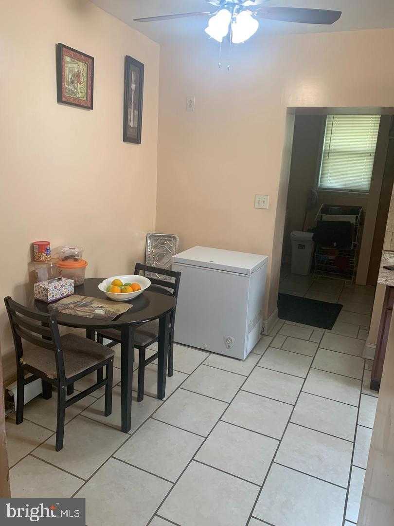 208 Walnut St photo 13