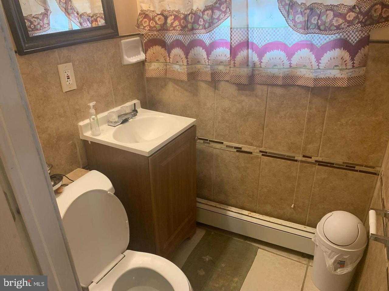 208 Walnut St photo 14