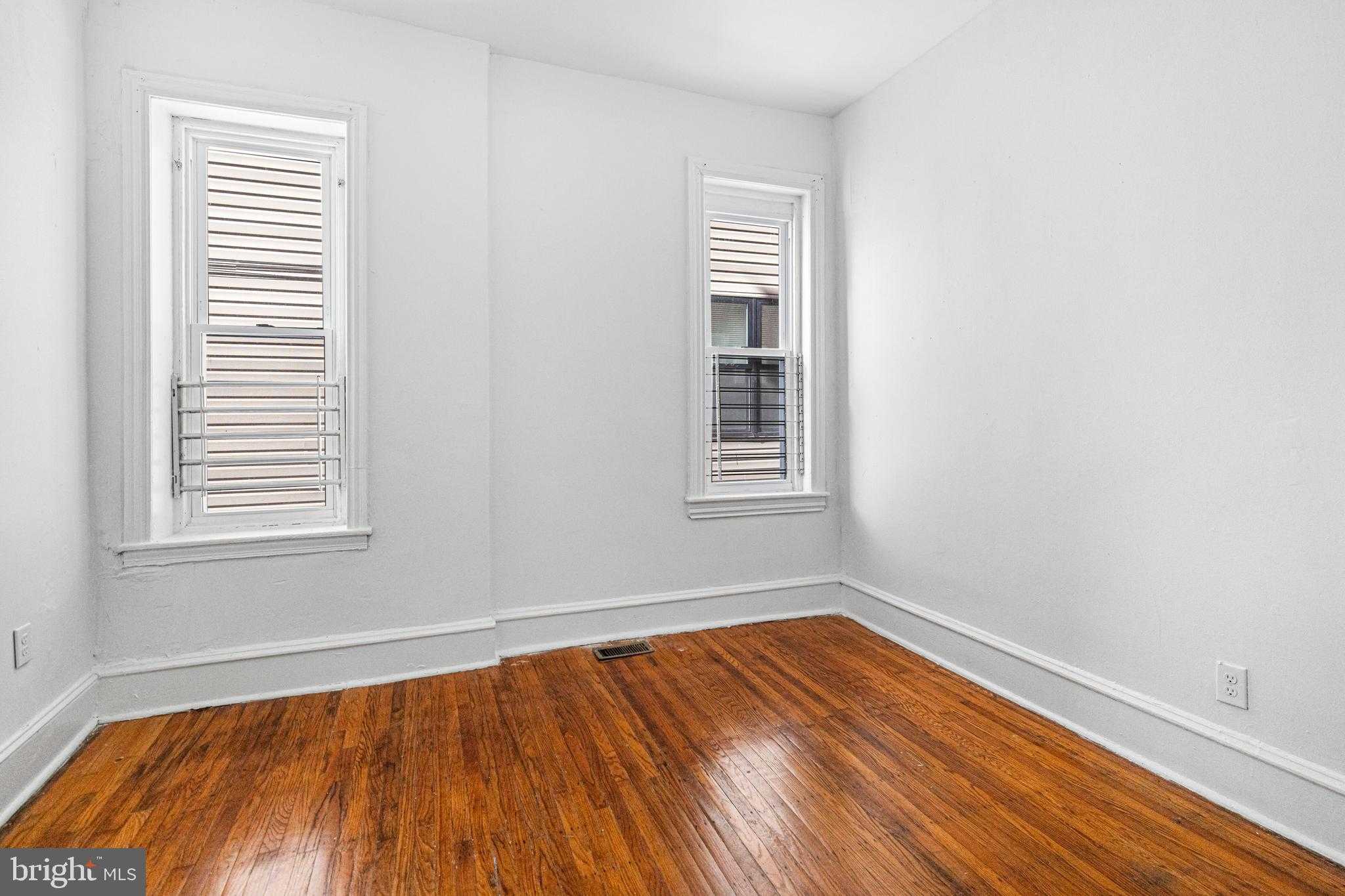 3214 W Diamond St photo 8