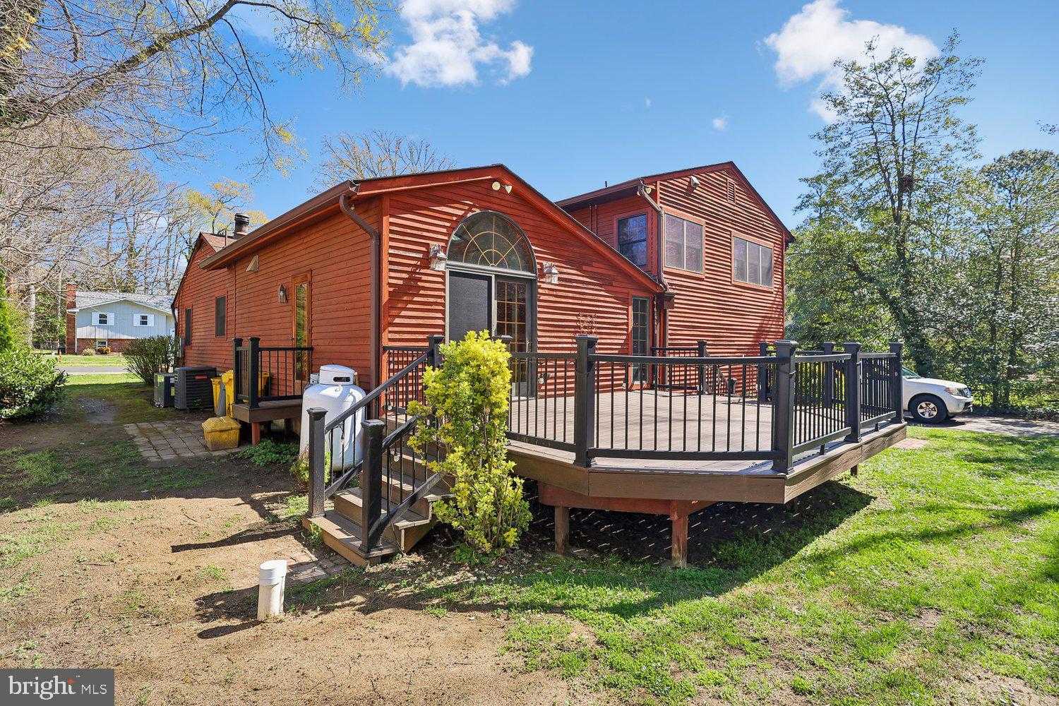 326 Cedar Ln photo 4