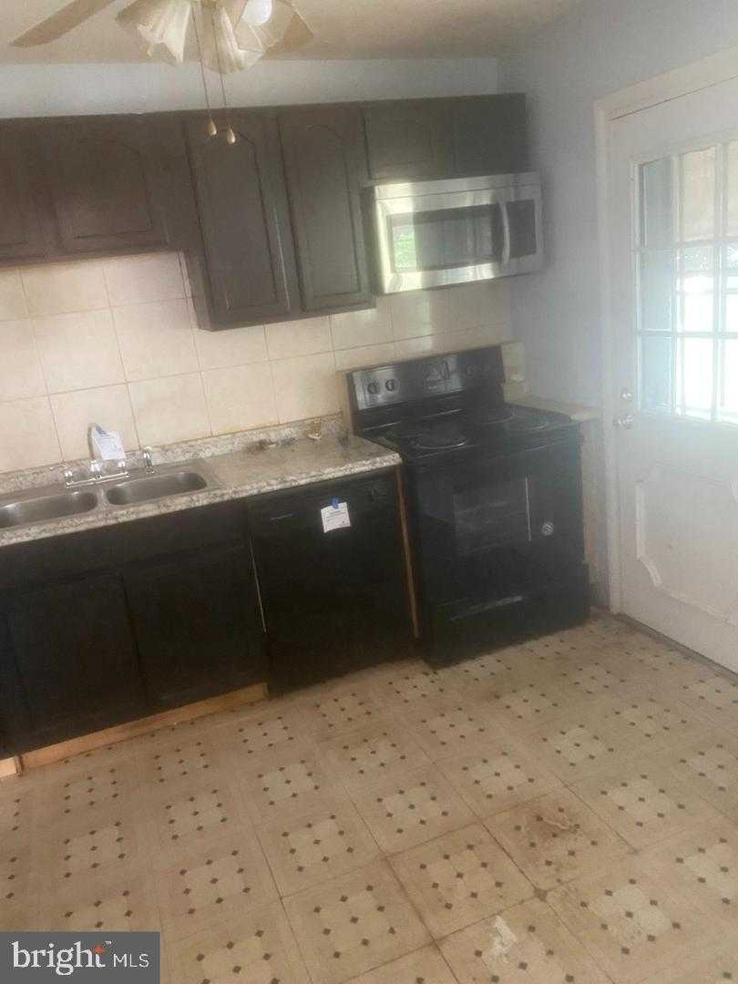 6610 Arlene Dr photo 3