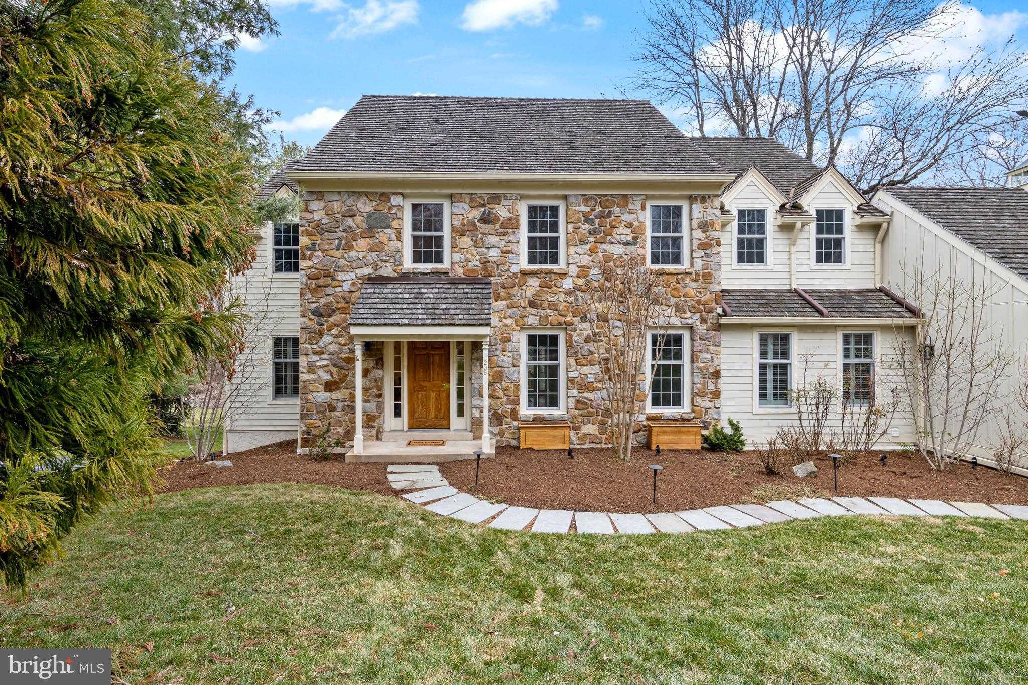 205 Ravenscliff Rd photo 7