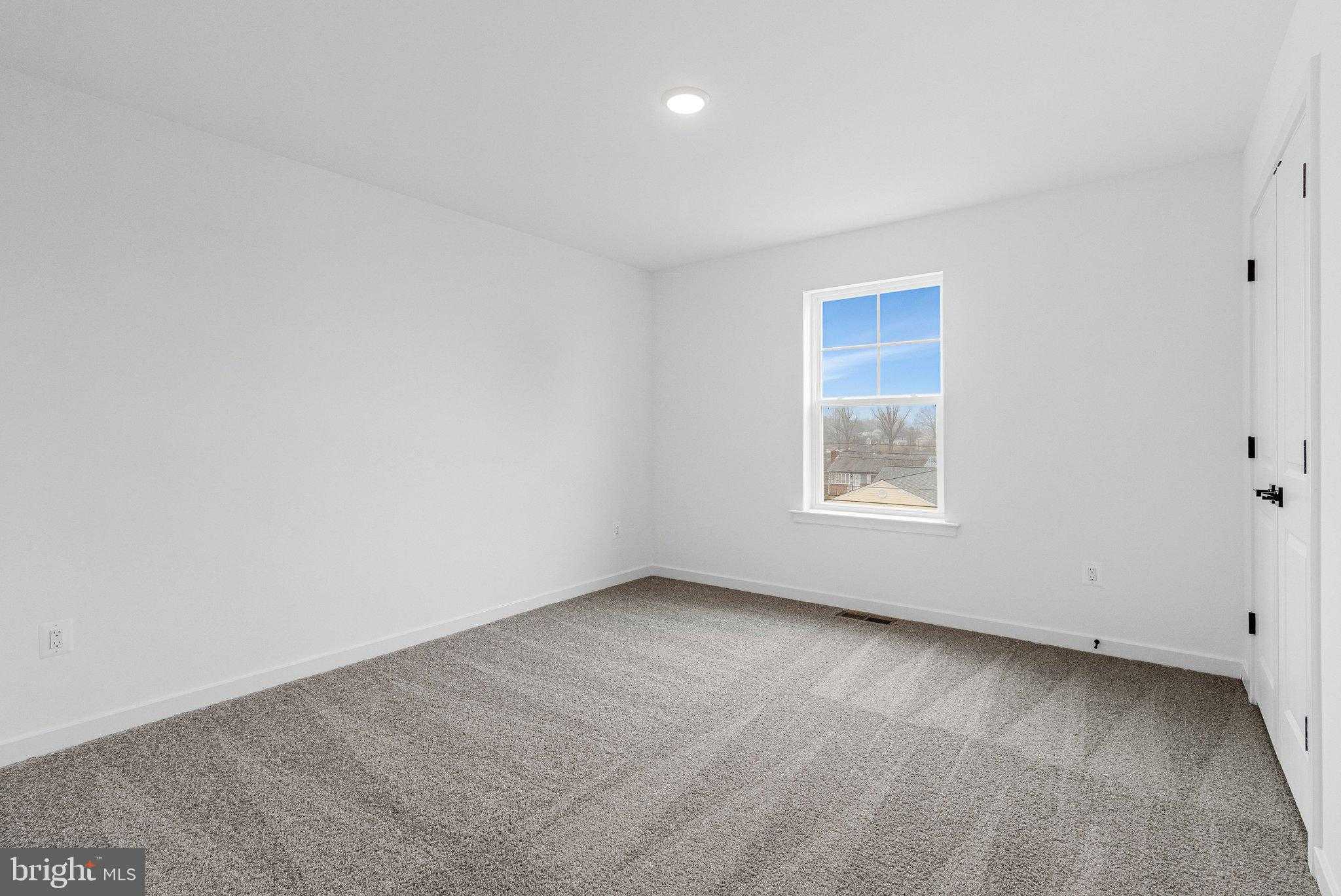 5729 Howard Dr photo 23