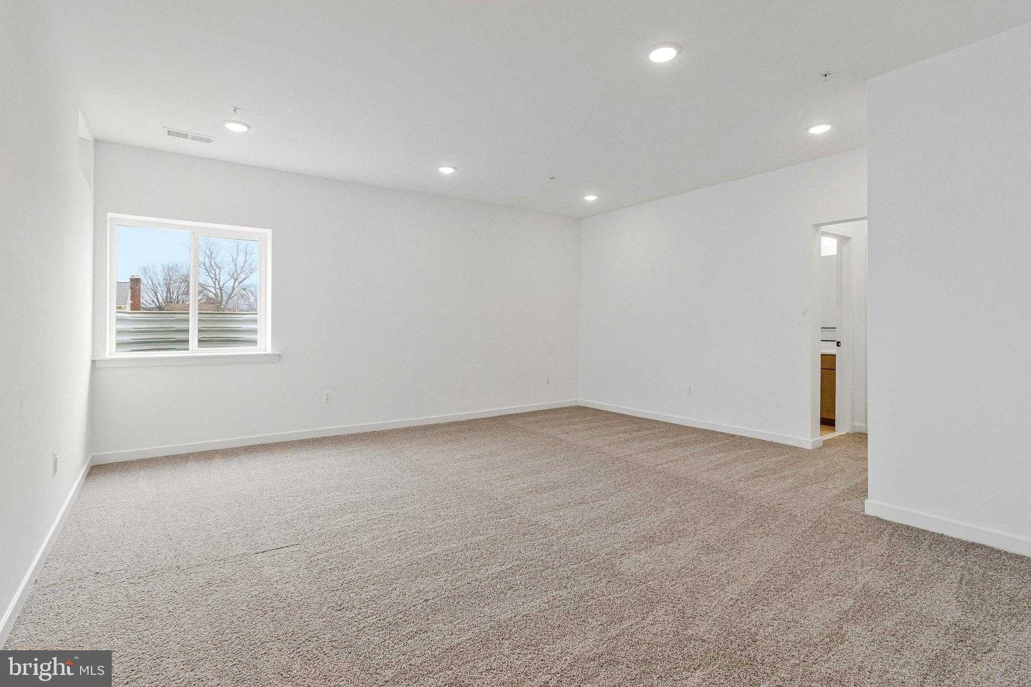 5729 Howard Dr photo 39