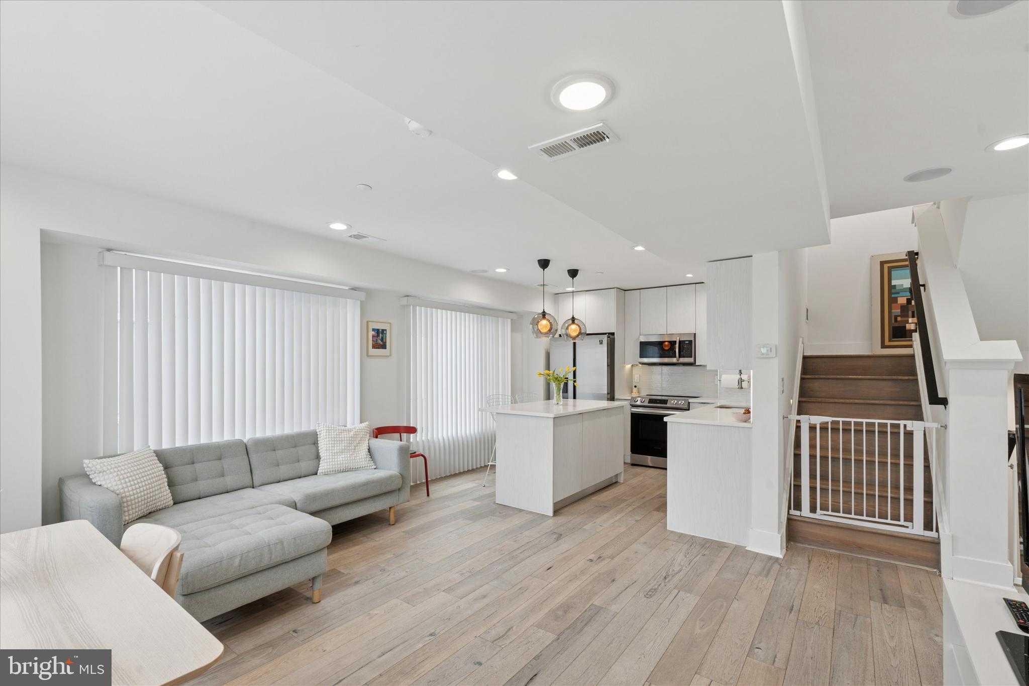 1325 N 17th St Apt A photo 5