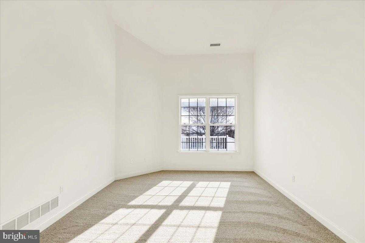 424 Oak Hill Ln photo 18