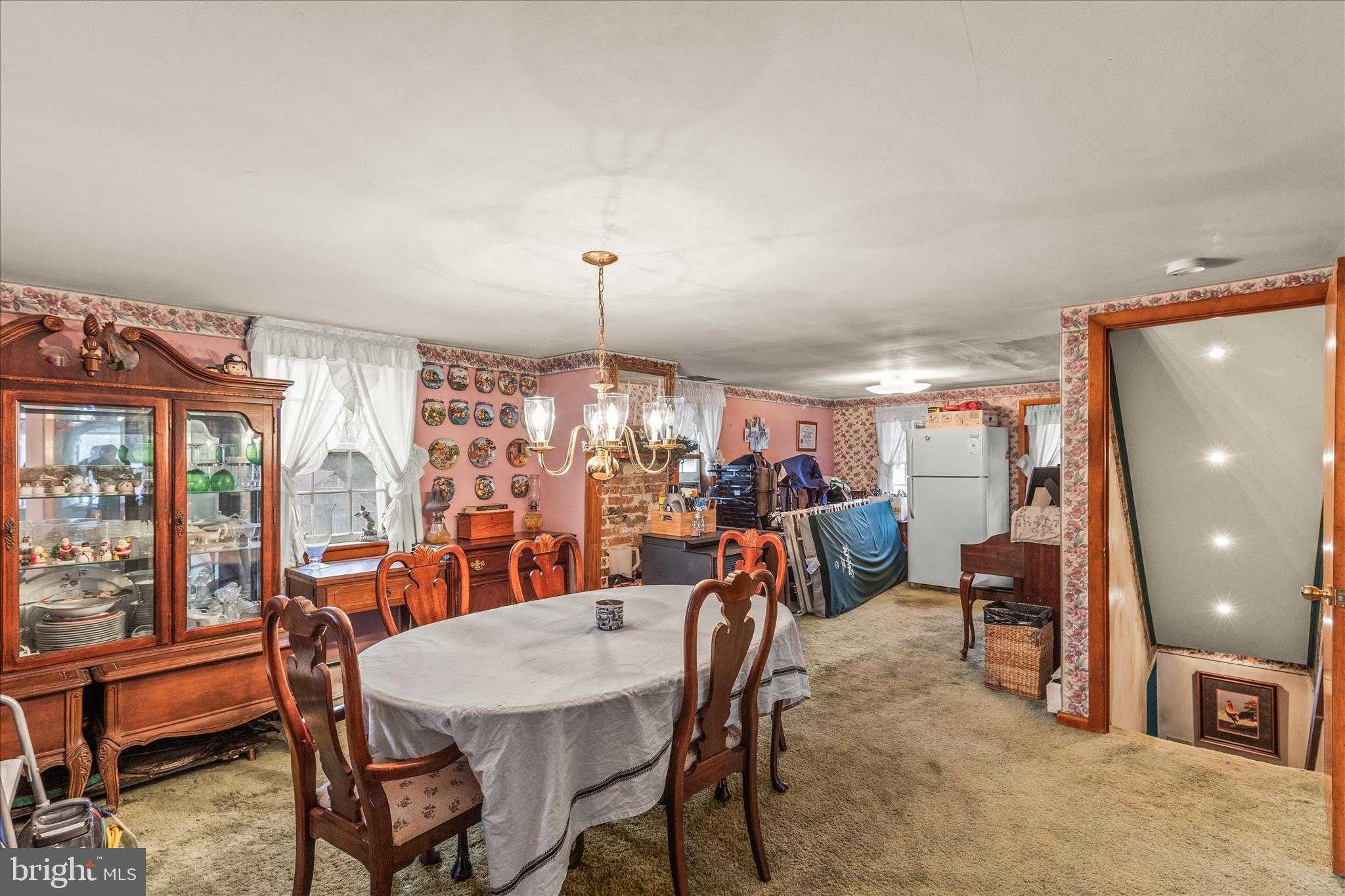 4859 Glenville Rd photo 7