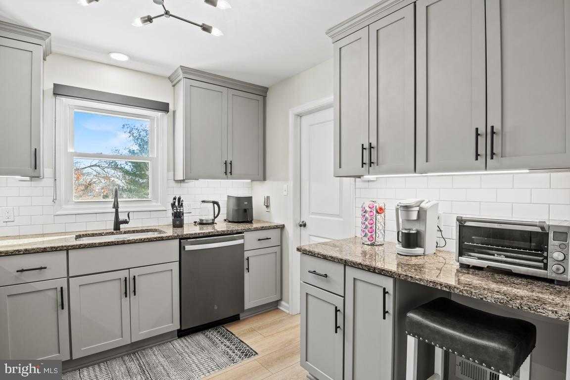 353 N 41st St photo 11