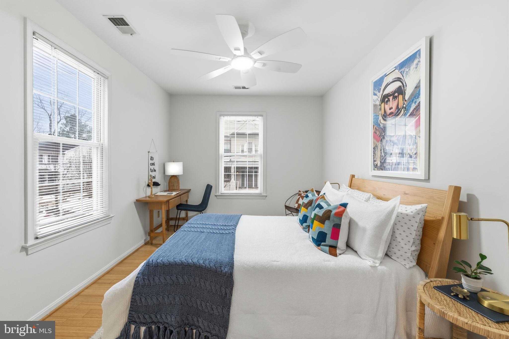 320 Laverne Ave photo 27