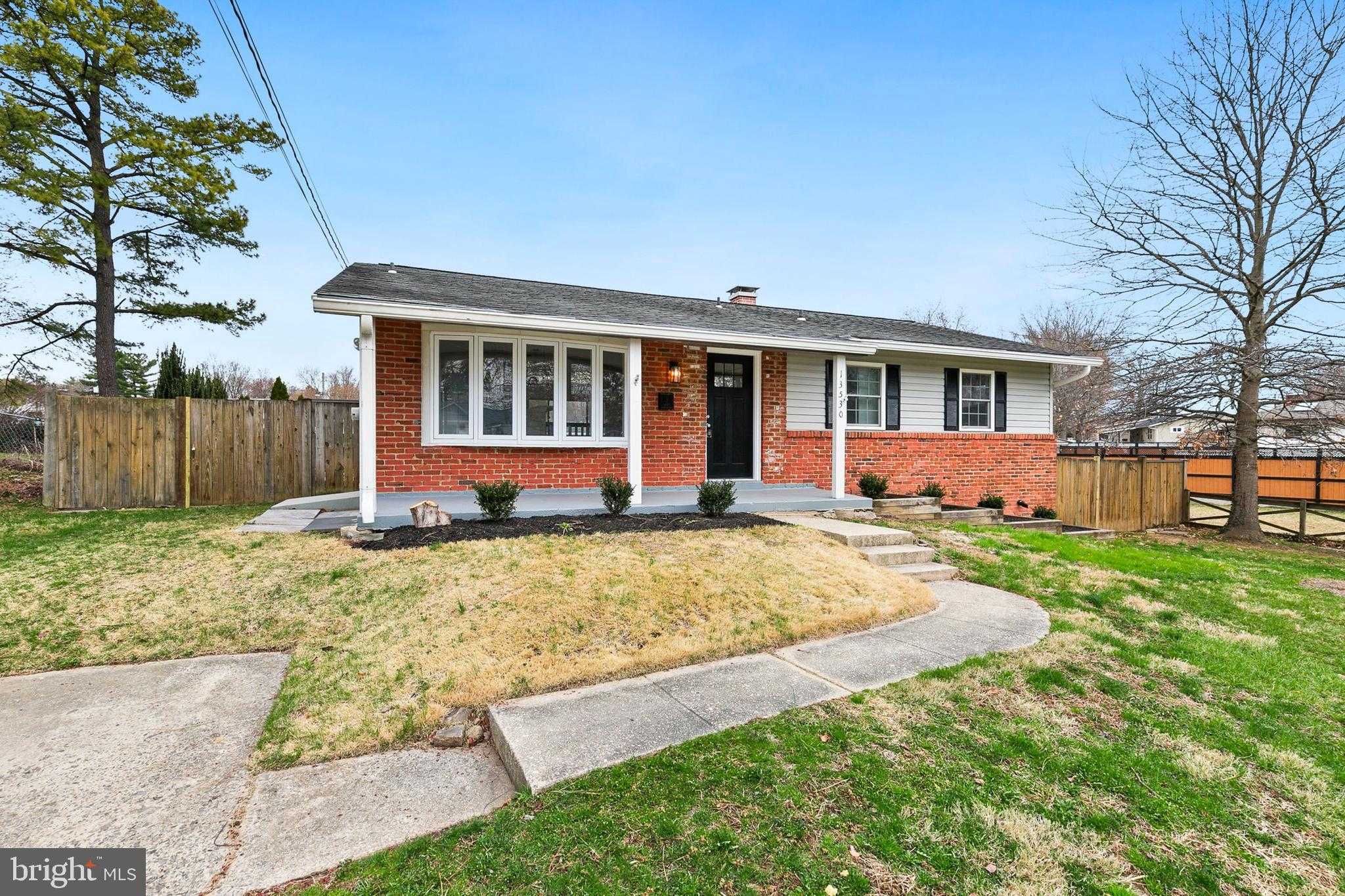 13530 Vandalia Dr photo 2