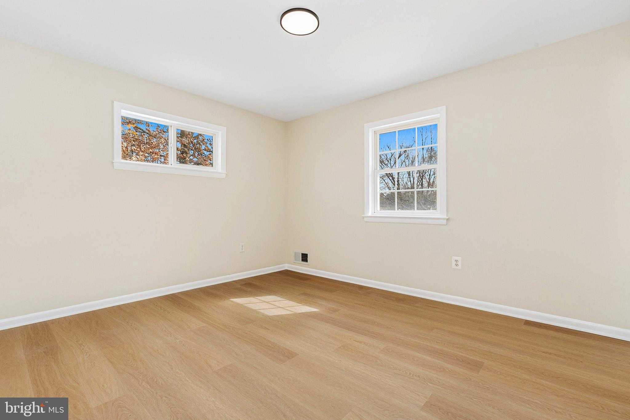 13530 Vandalia Dr photo 22