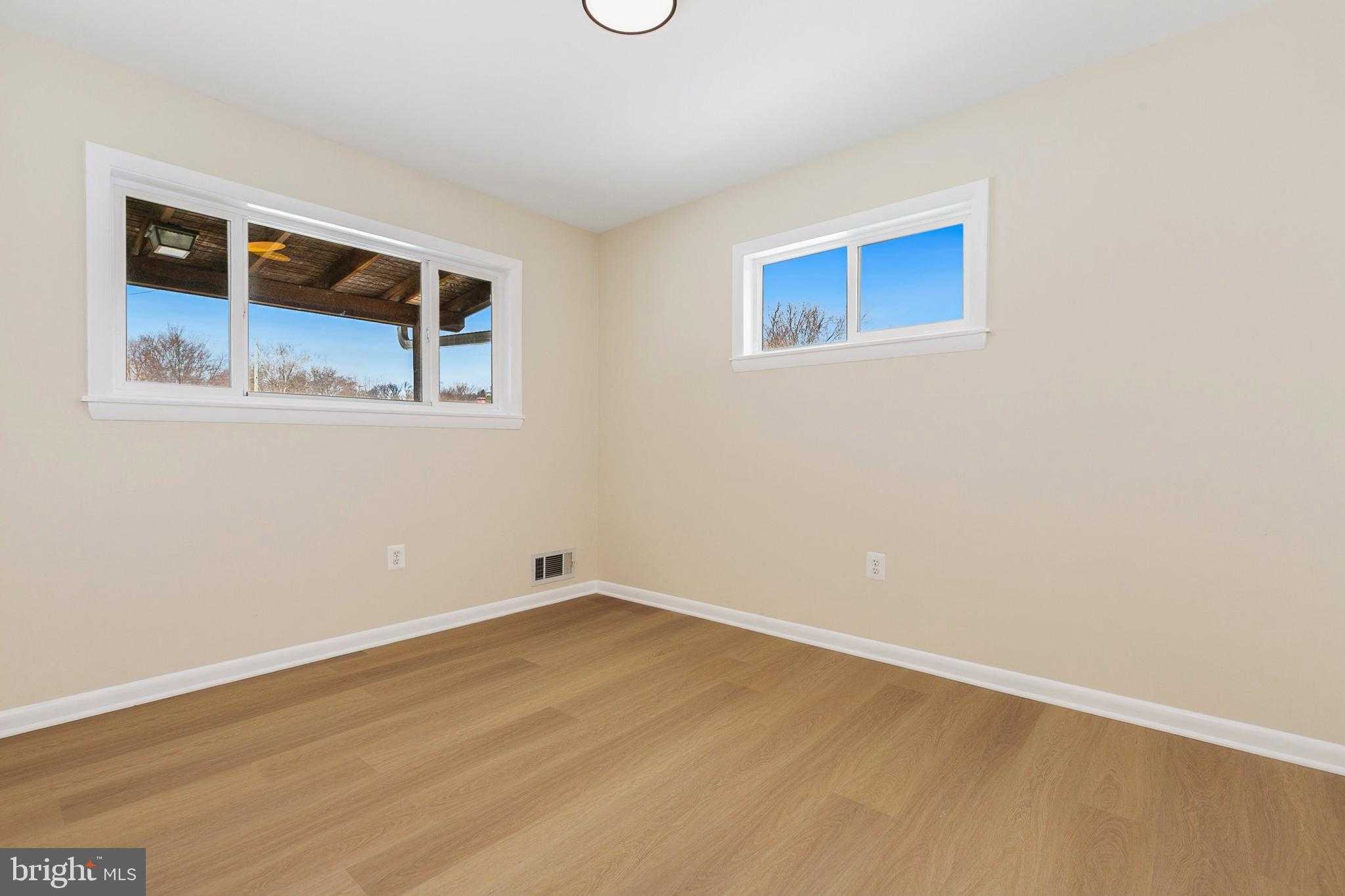 13530 Vandalia Dr photo 25