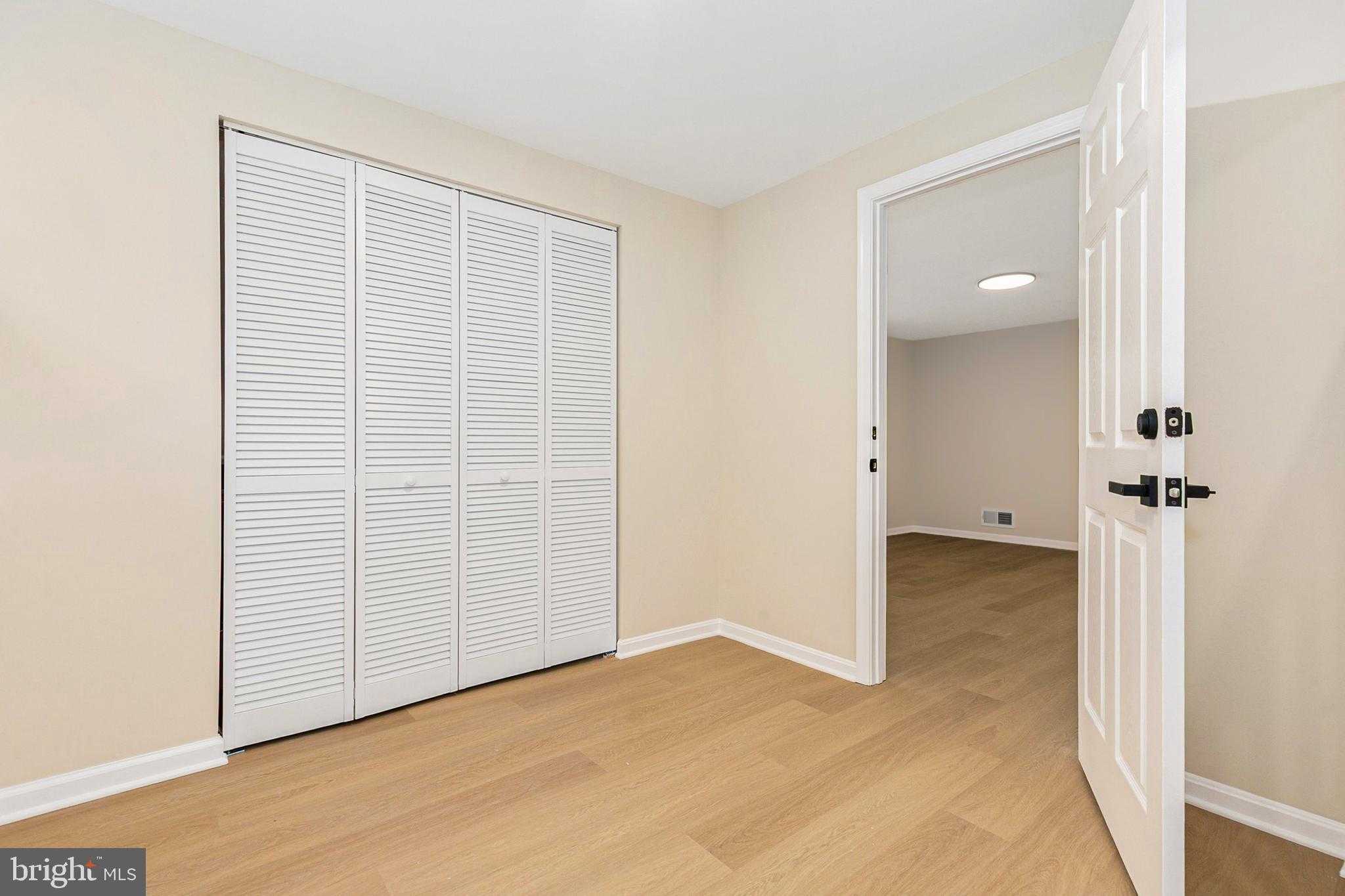 13530 Vandalia Dr photo 32