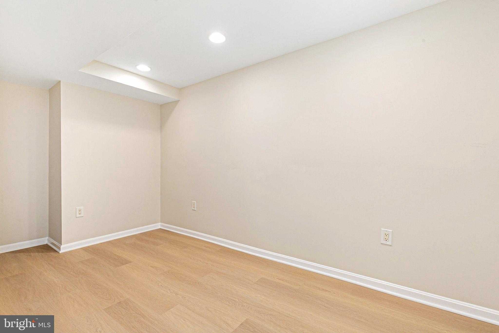 13530 Vandalia Dr photo 34