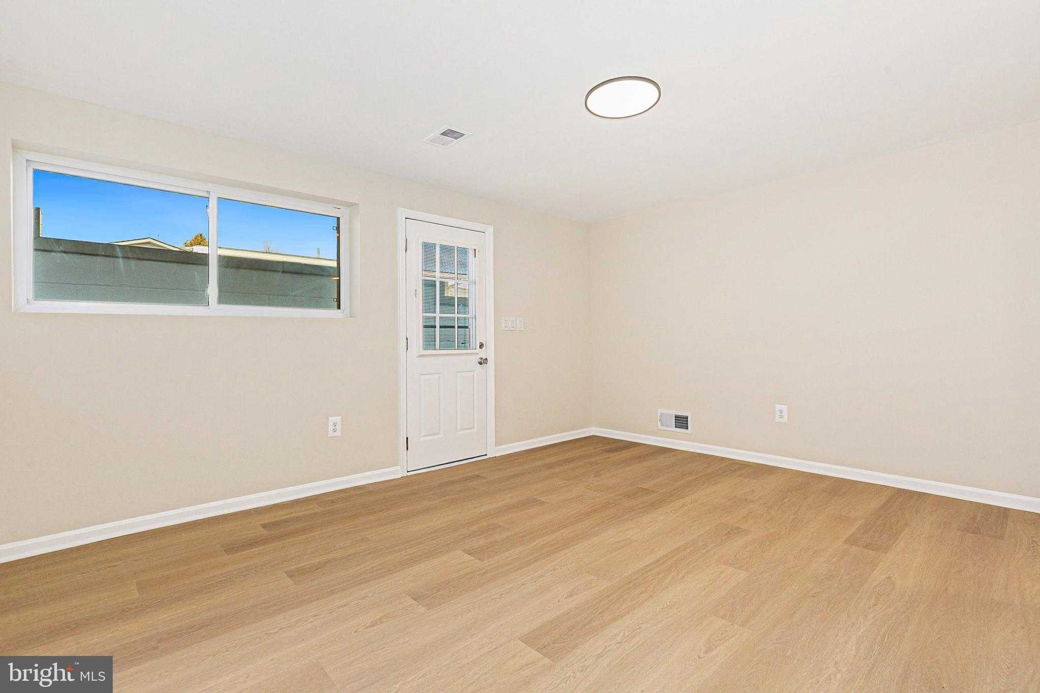 13530 Vandalia Dr photo 37