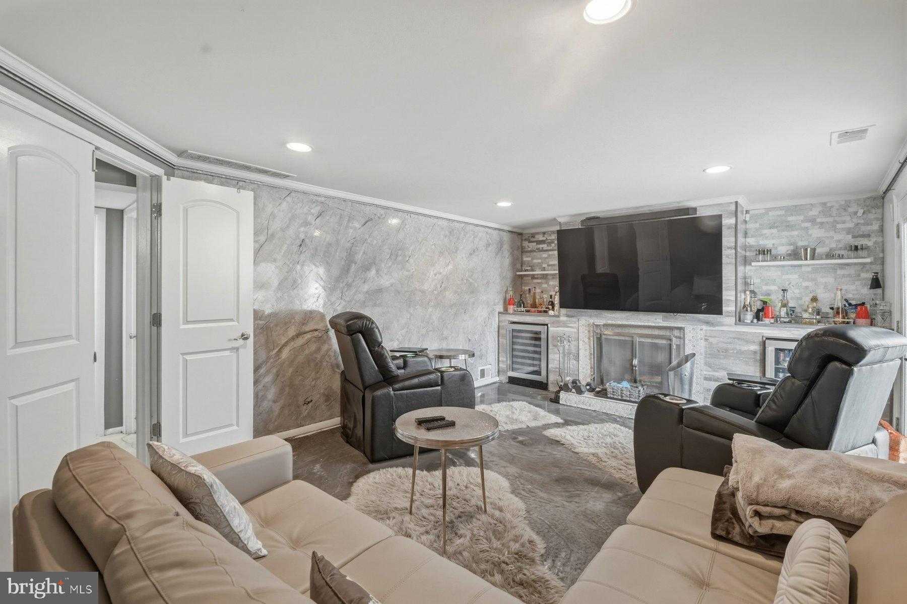 902 Bittersweet Rd photo 31