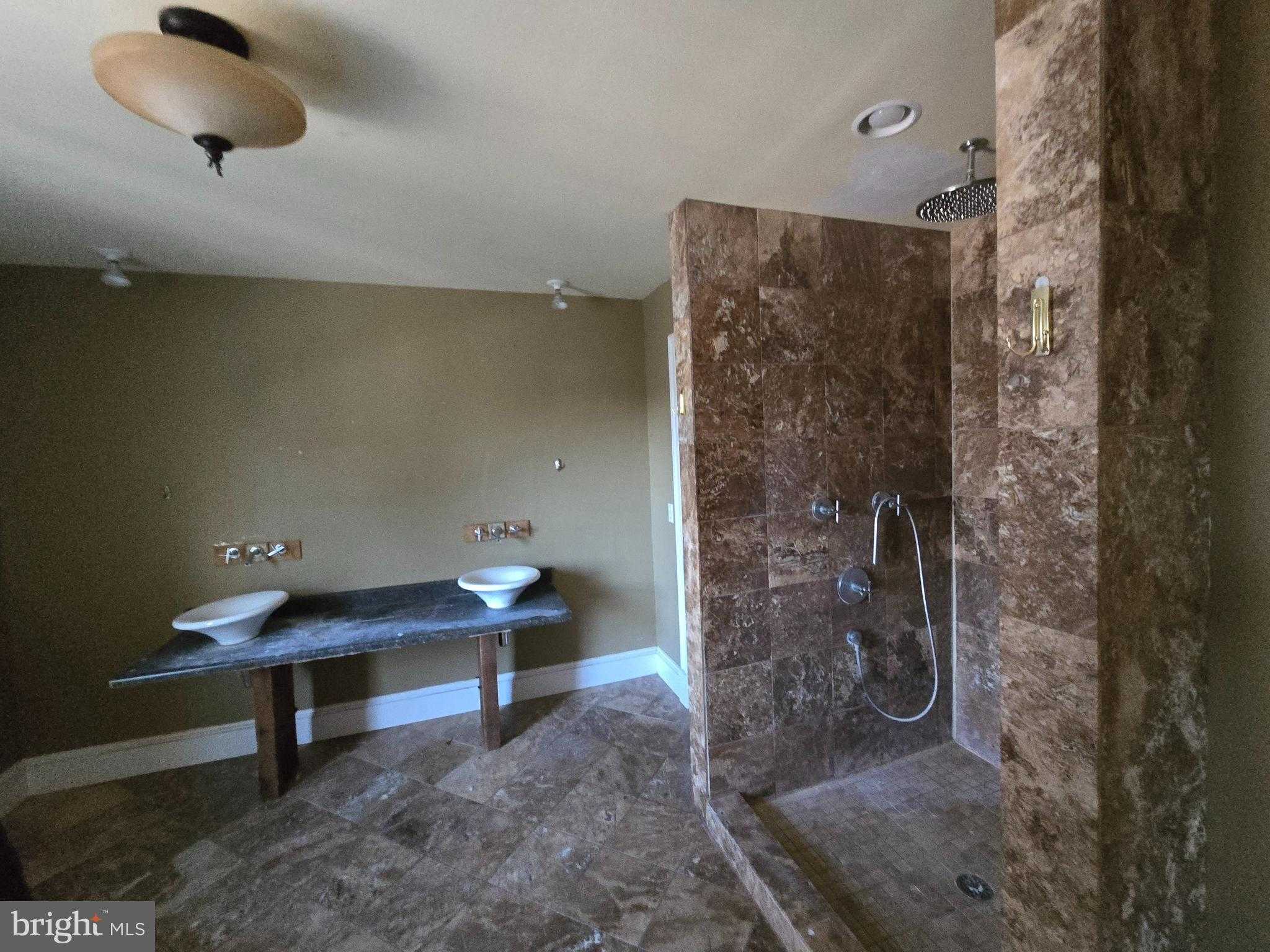 101 Chapel Rd photo 9