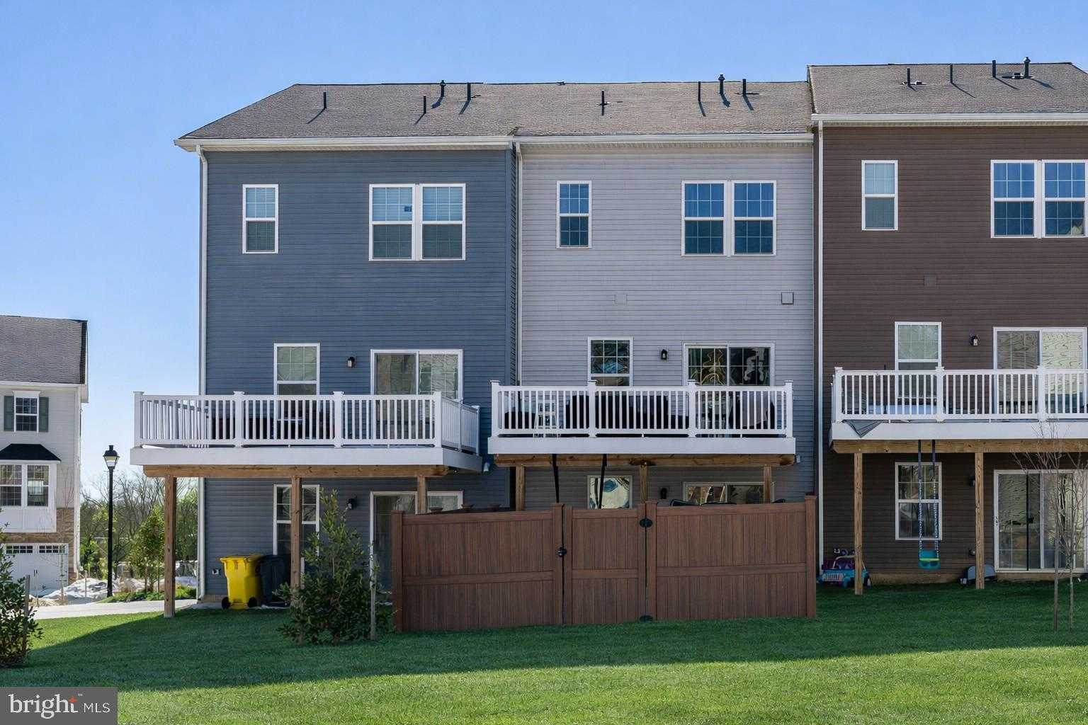 110 Bethlehem Pl photo 34