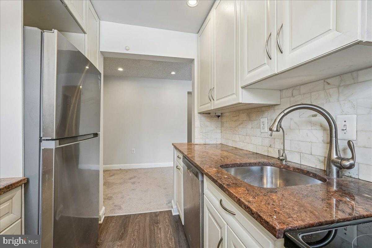 7630 Tomlinson Ave Apt L16 photo 13