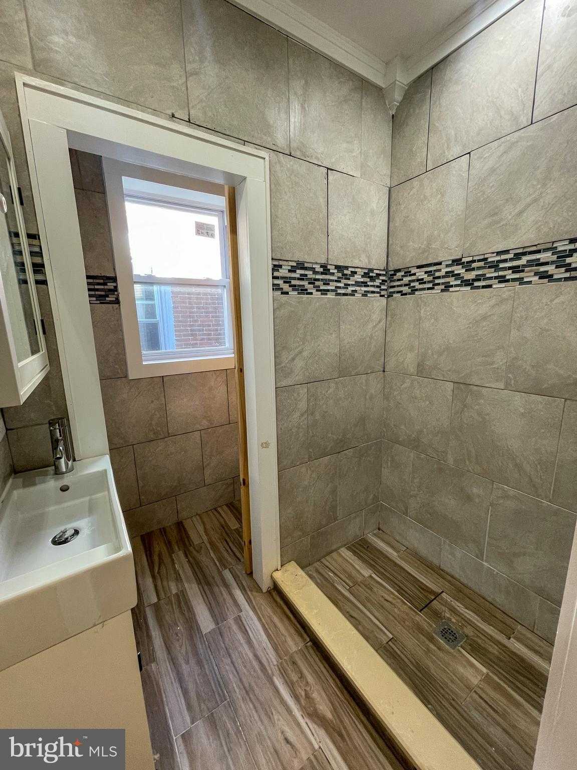 122 N 53rd St photo 5