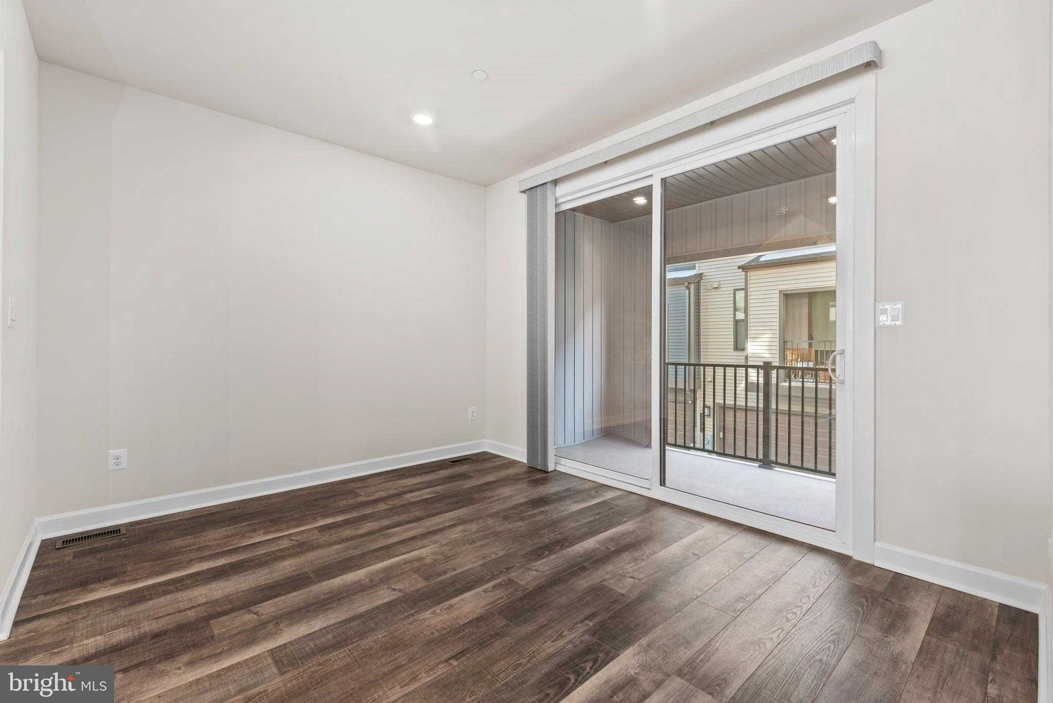 13039 Hattontown Sq photo 24