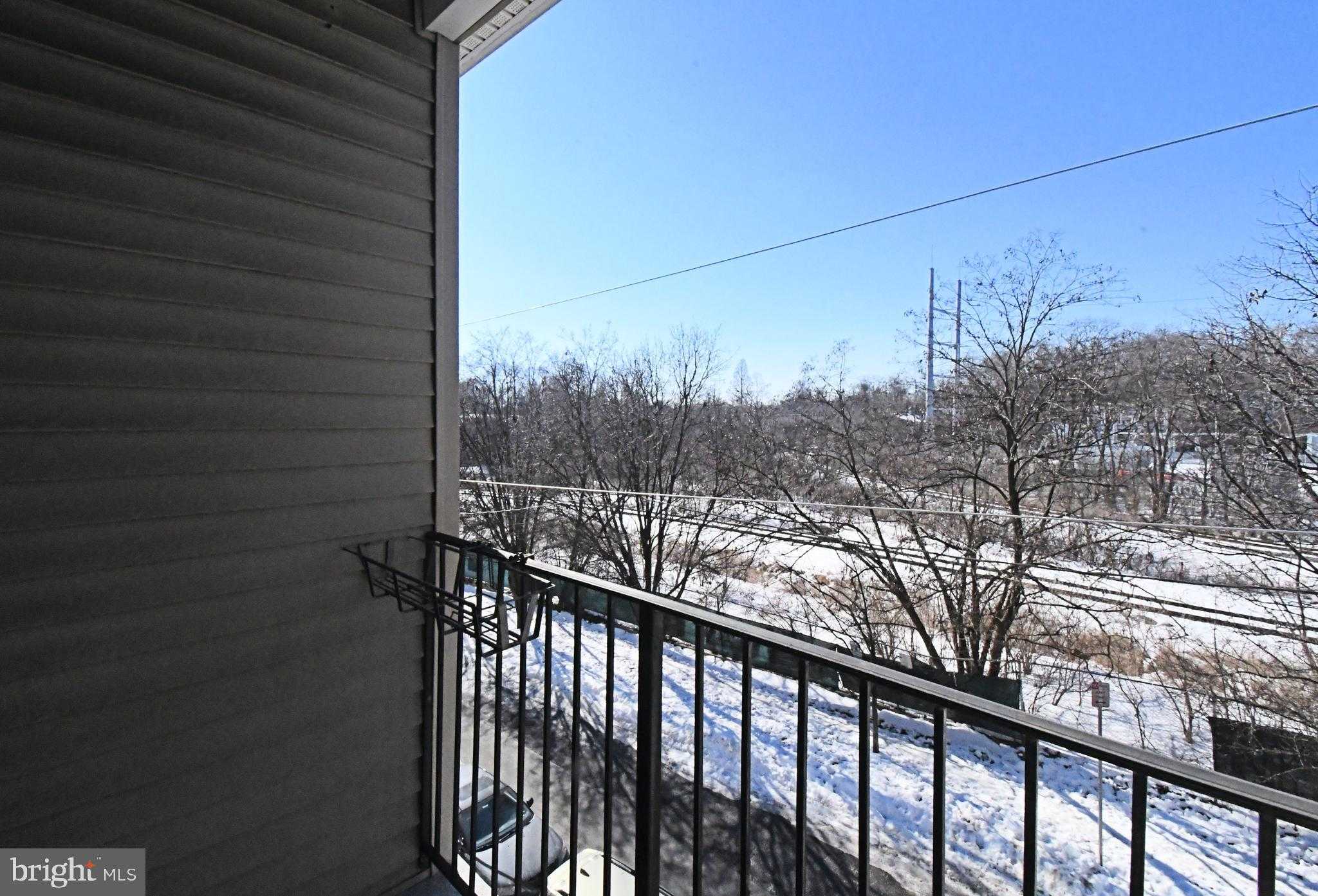 1337 N 32nd St photo 34