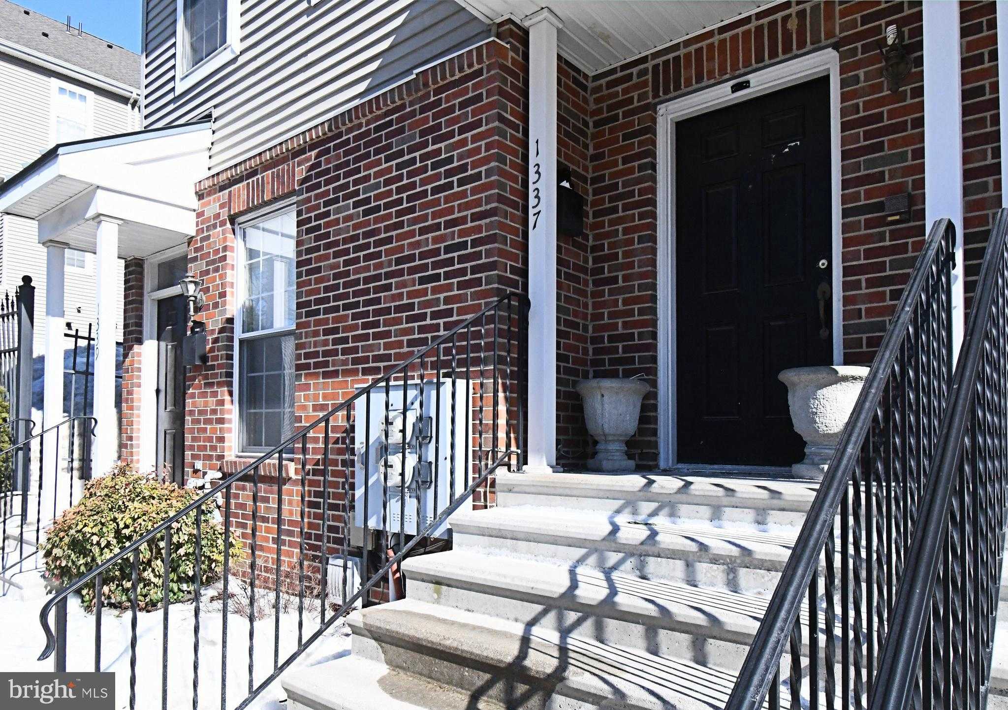 1337 N 32nd St photo 4