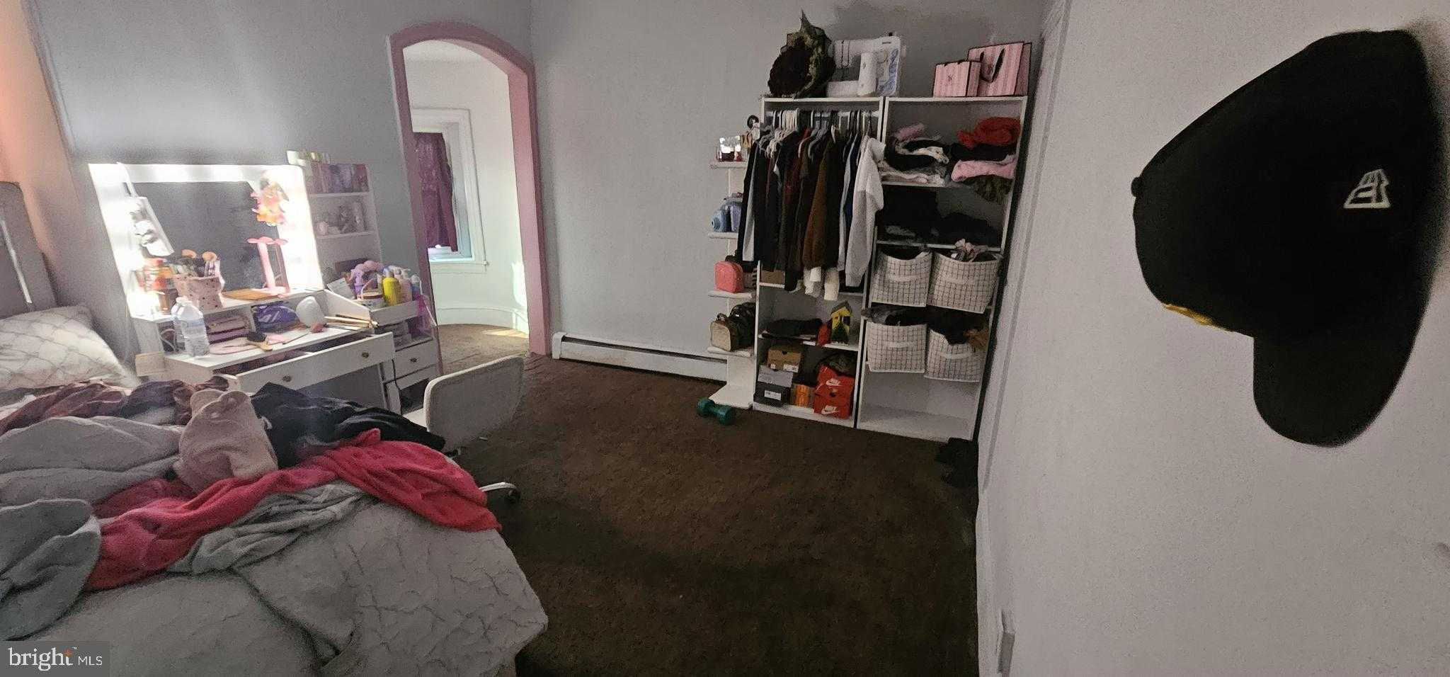 421 W Marshall St photo 17