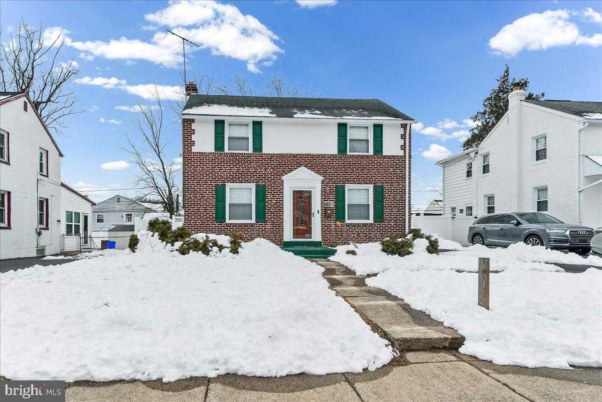 1020 Edgerton Rd photo 2