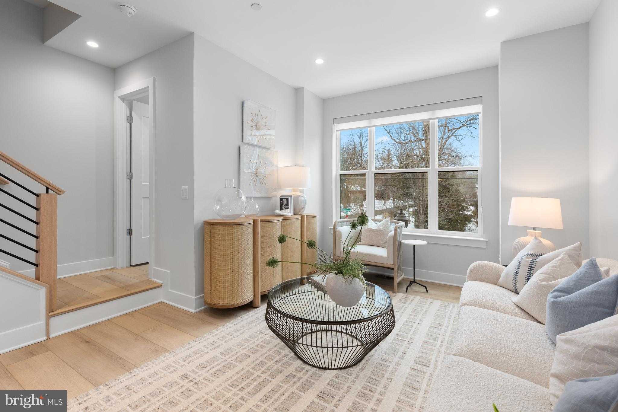 729 Park Ave photo 15