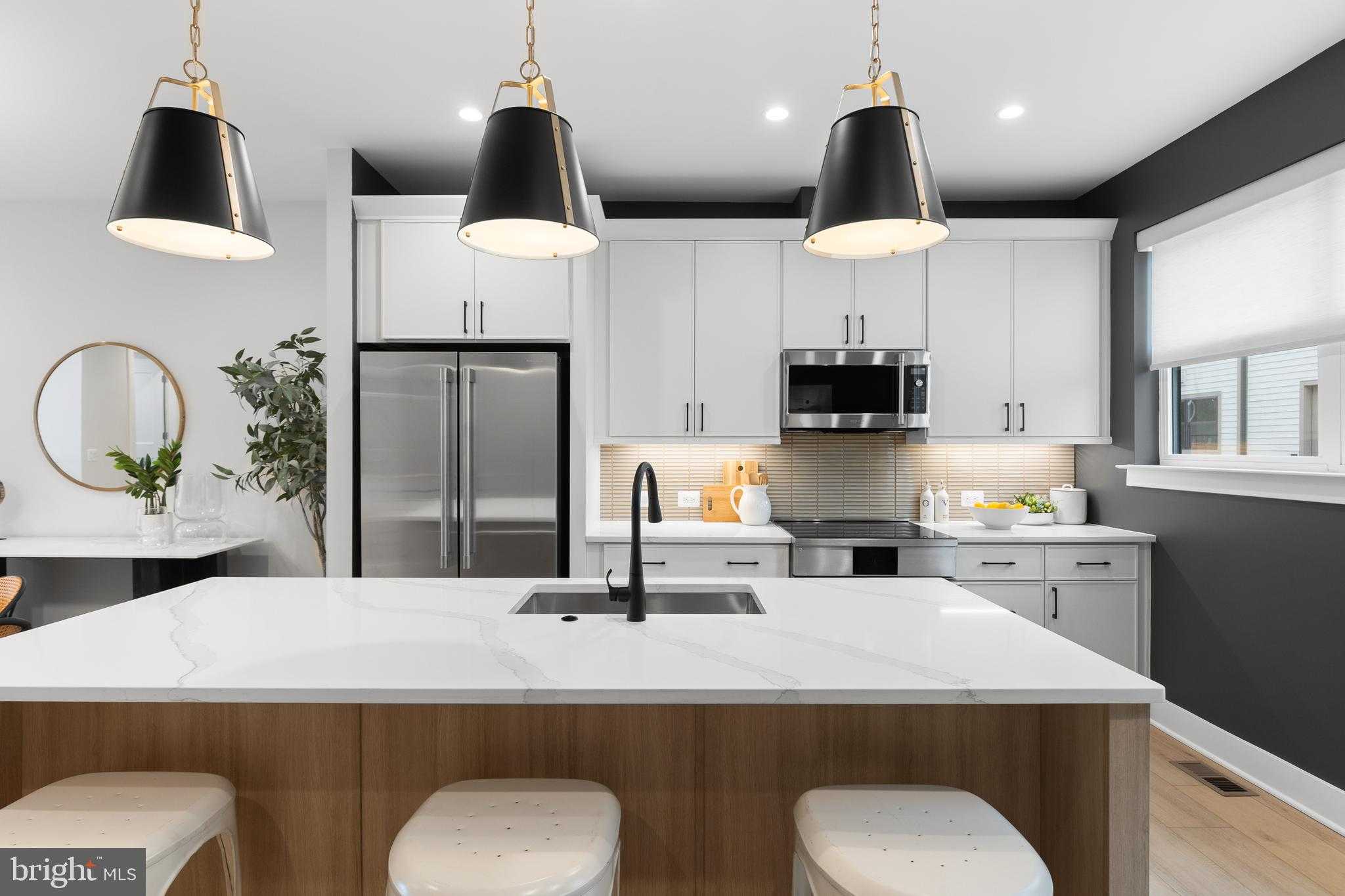 729 Park Ave photo 9