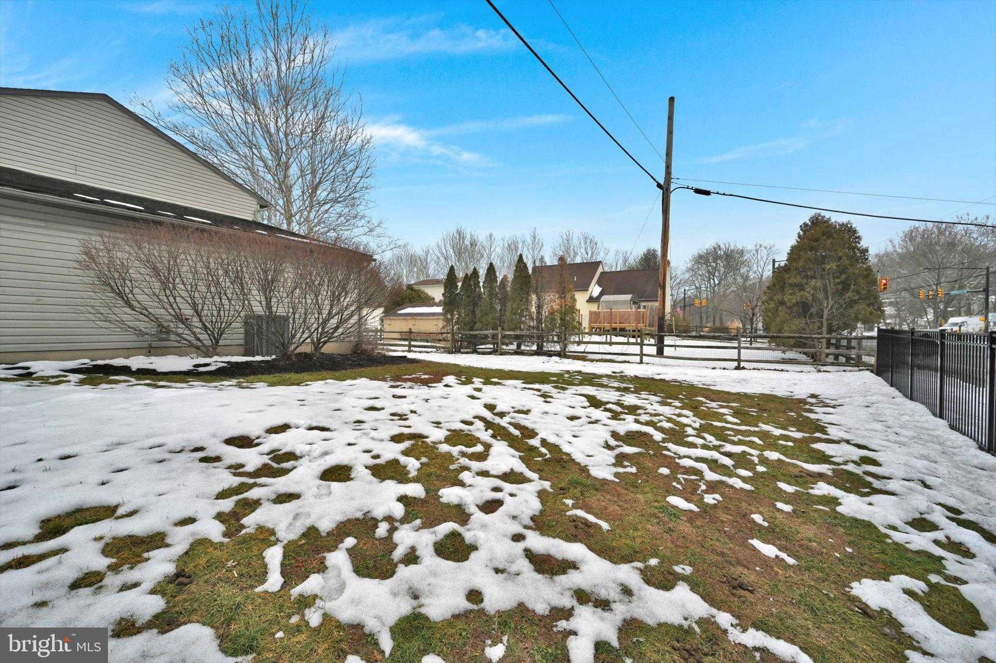 99 Constitution Ave photo 32