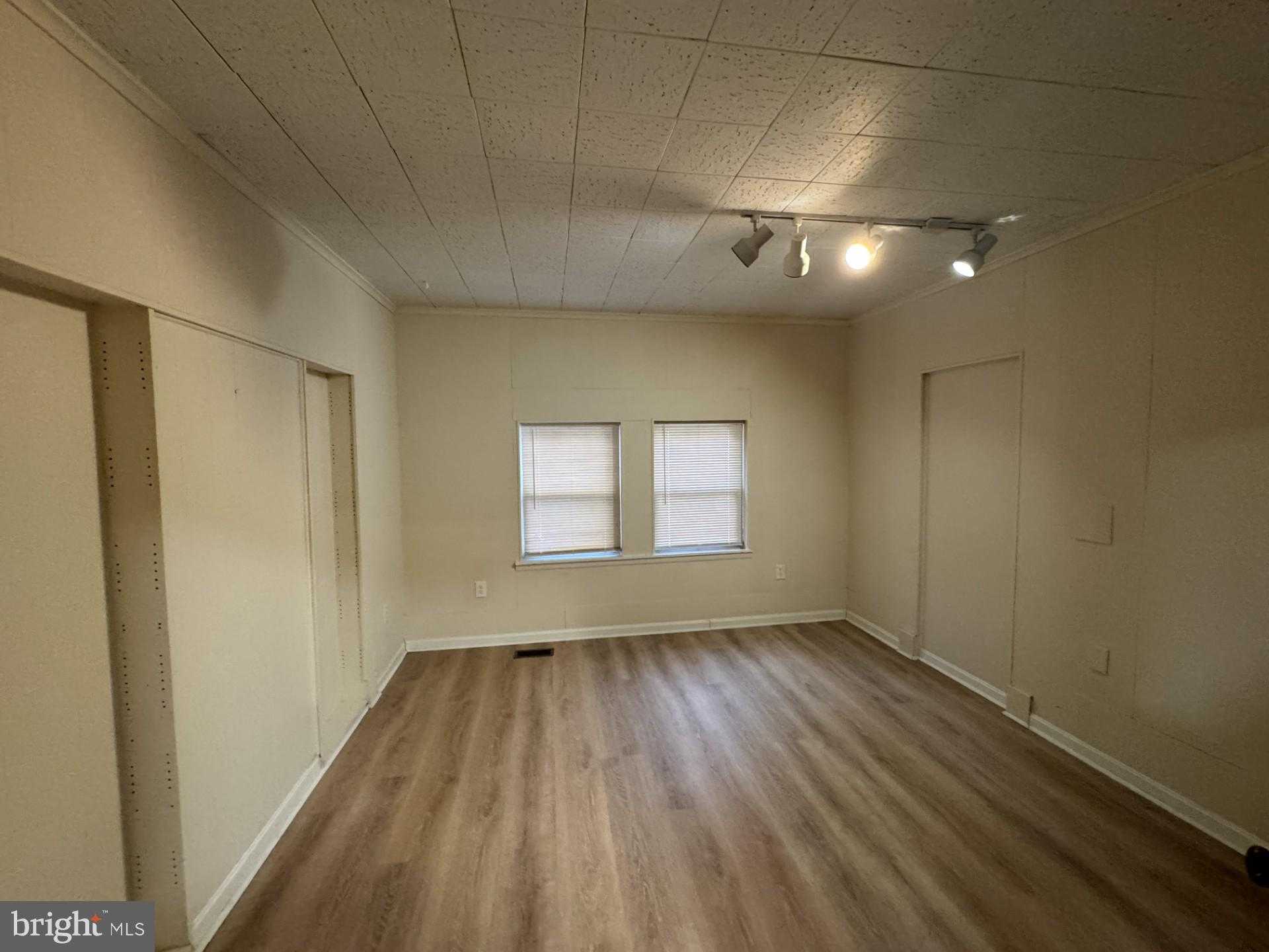 224 Burke Ave photo 23