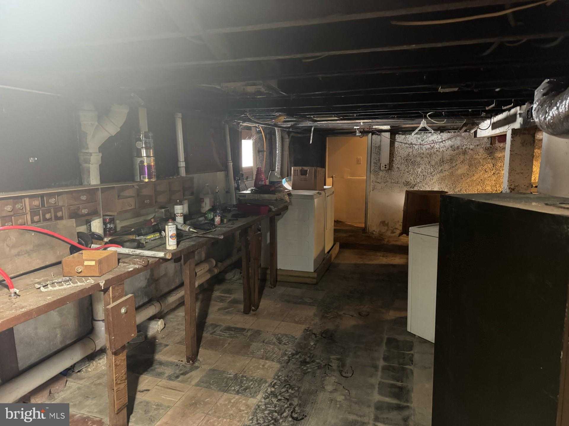 224 Burke Ave photo 36