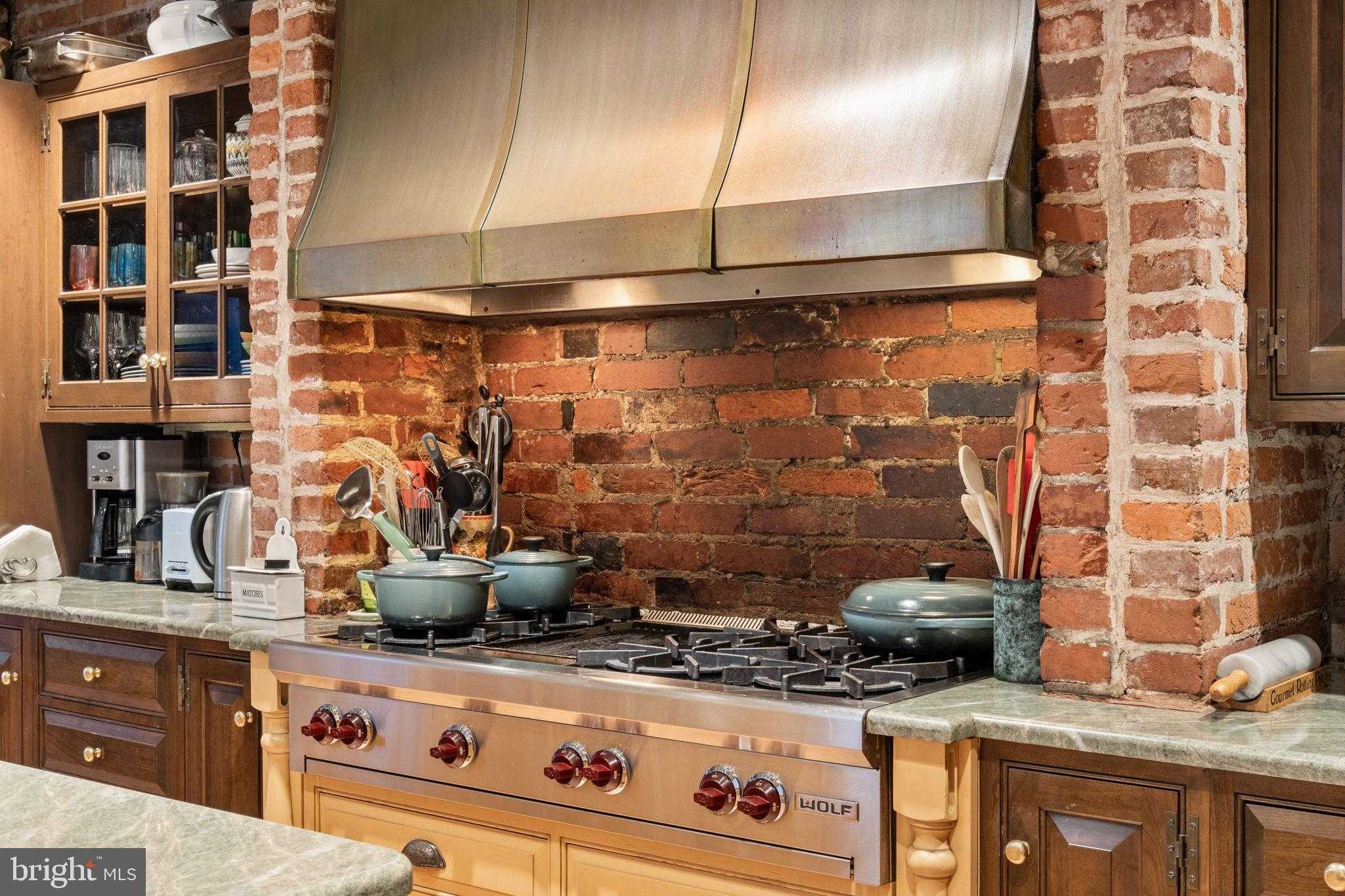 1017 Clinton St photo 17