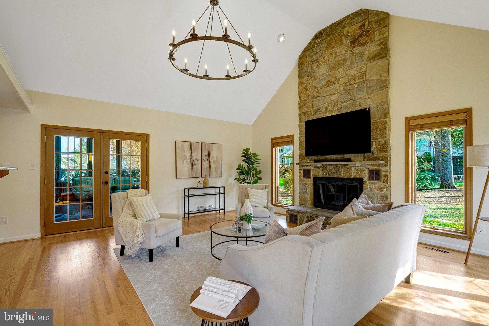 200 N Underwood St photo 20