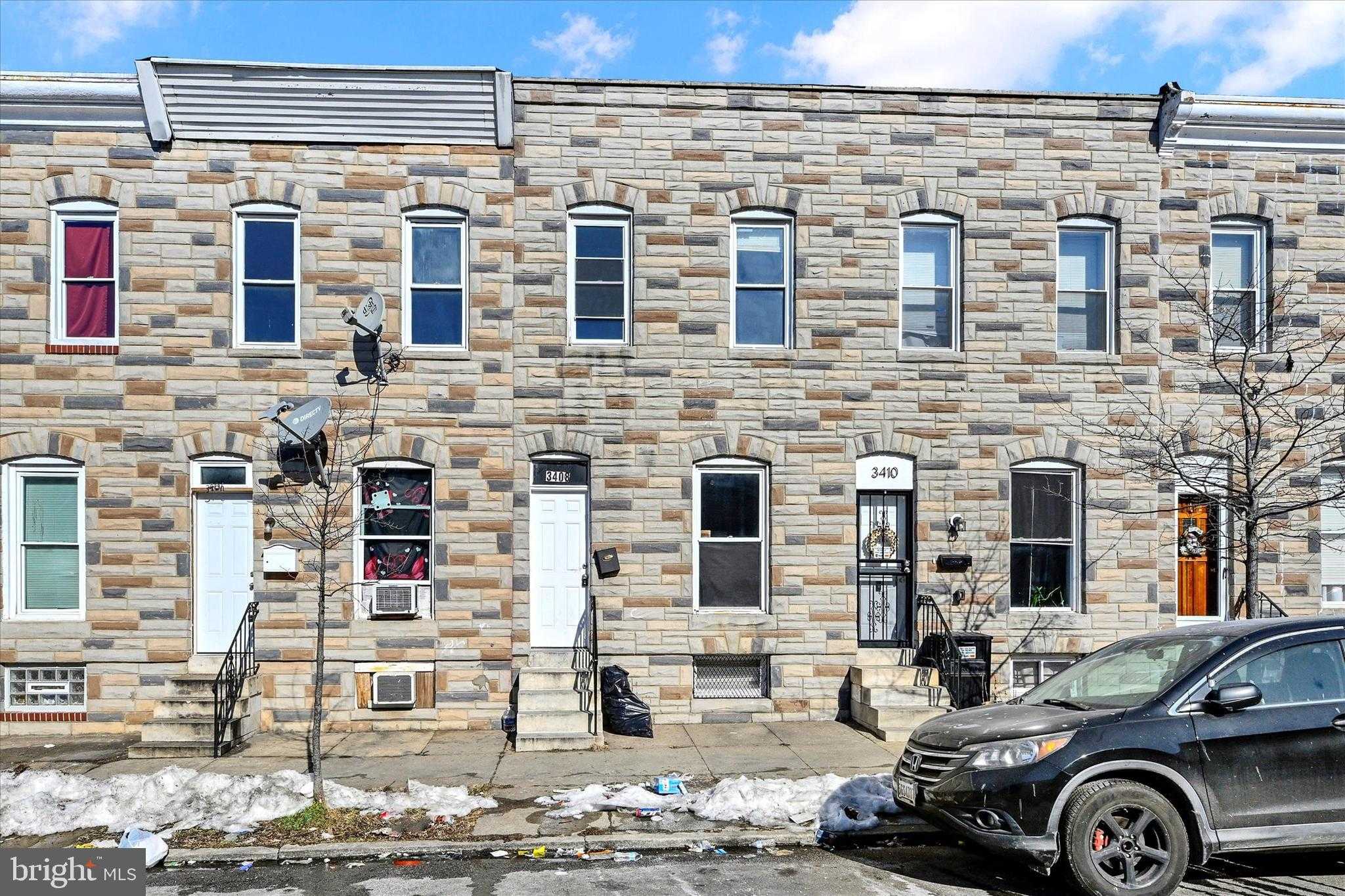 3408 E Fairmount Ave photo 2