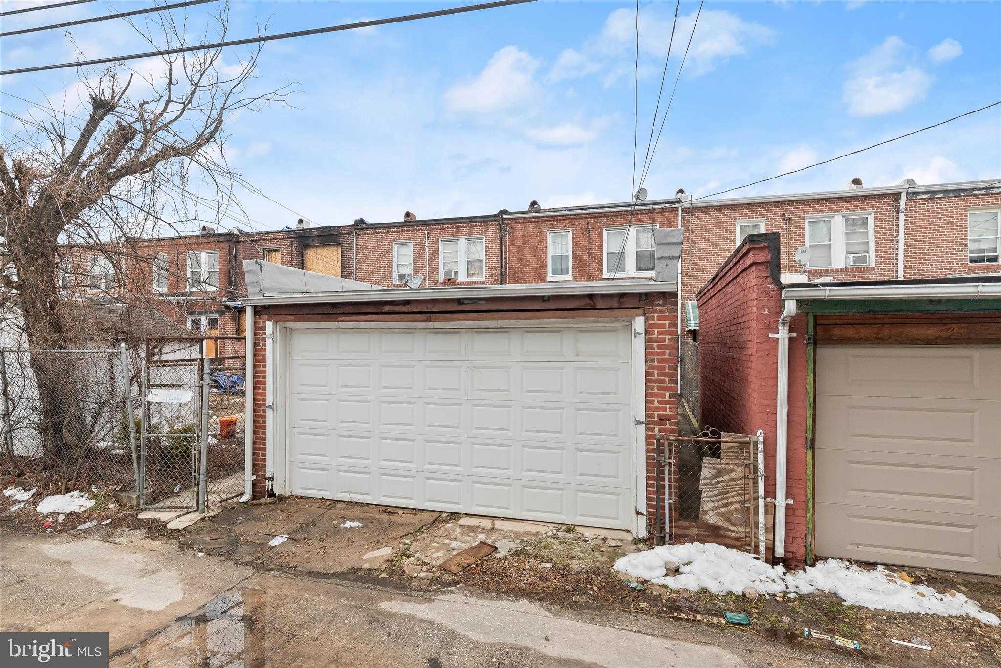 1815 E 32nd St photo 2