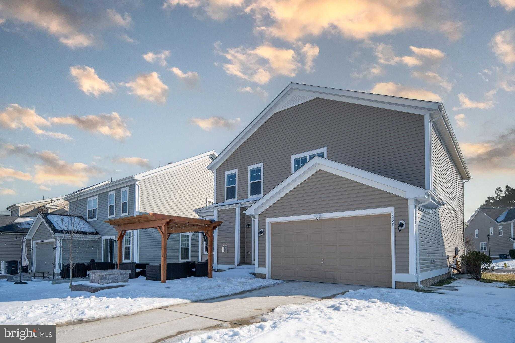 564 Coastal Ave photo 60