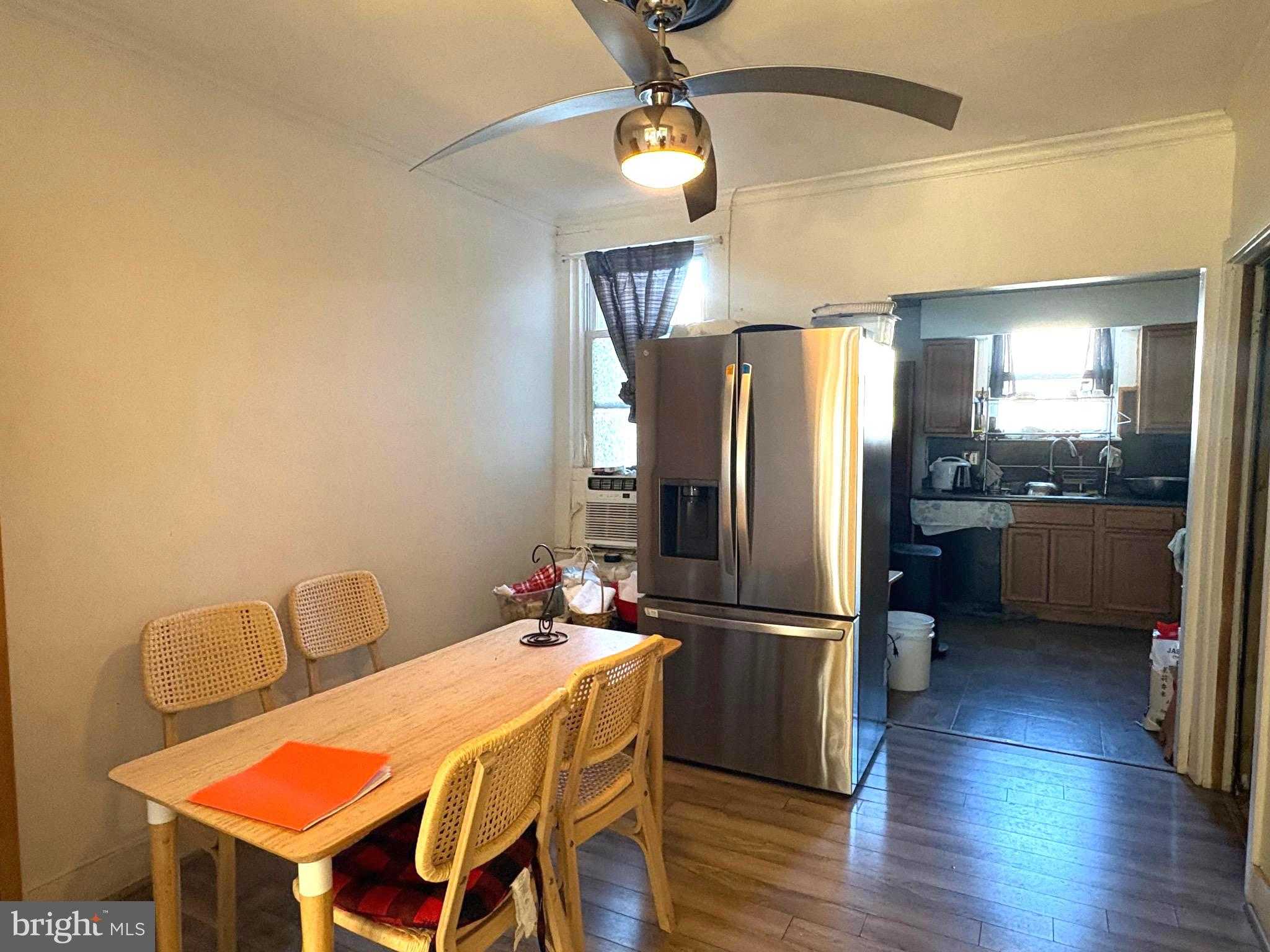 2149 E Sanger St photo 3