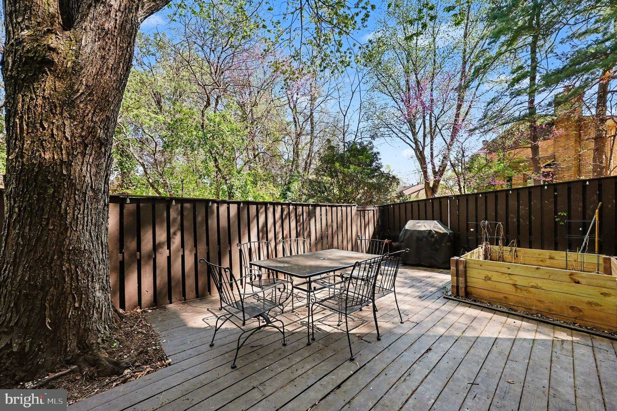 11040 Saffold Way photo 24