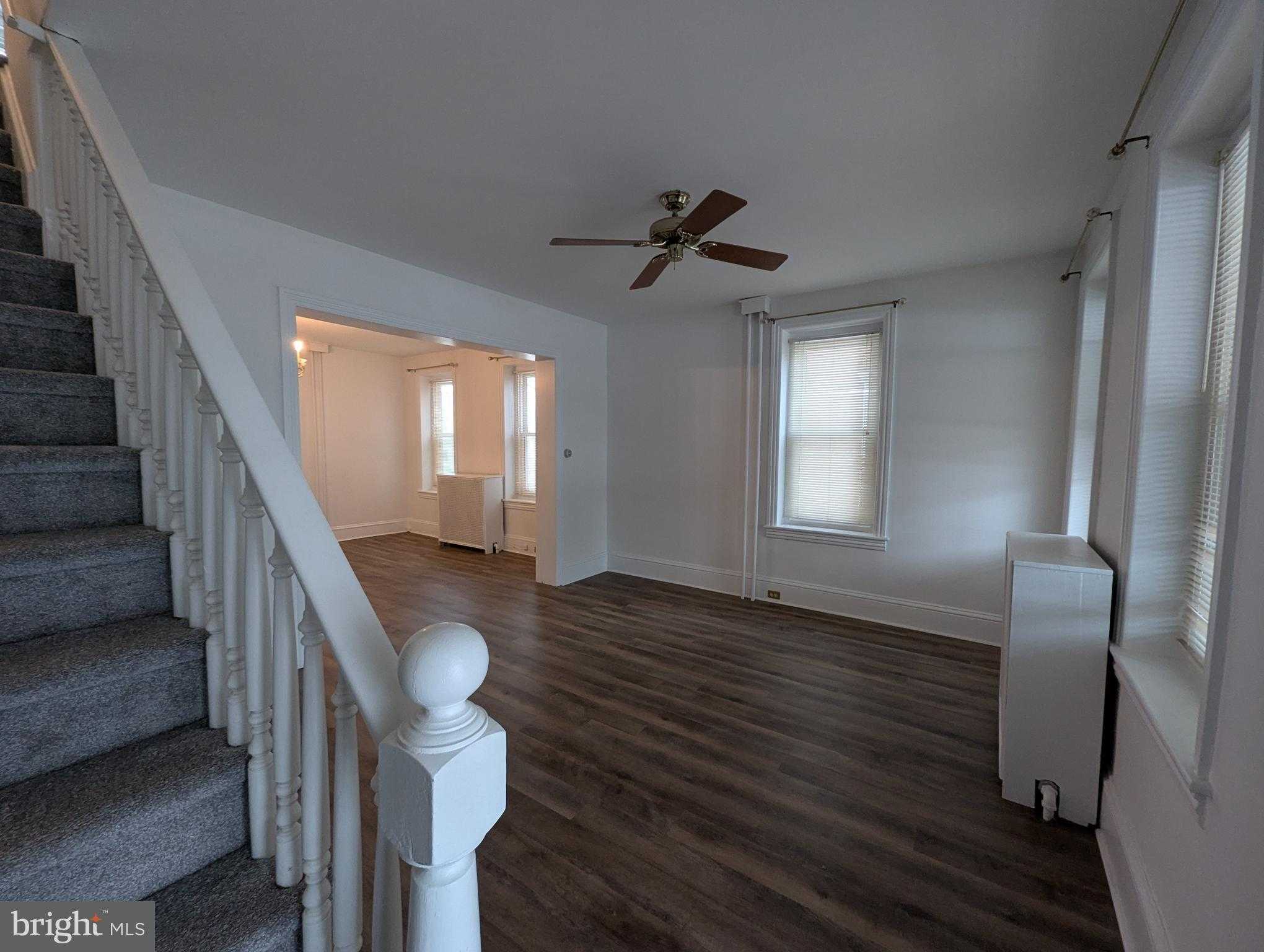 611 W Main St photo 8