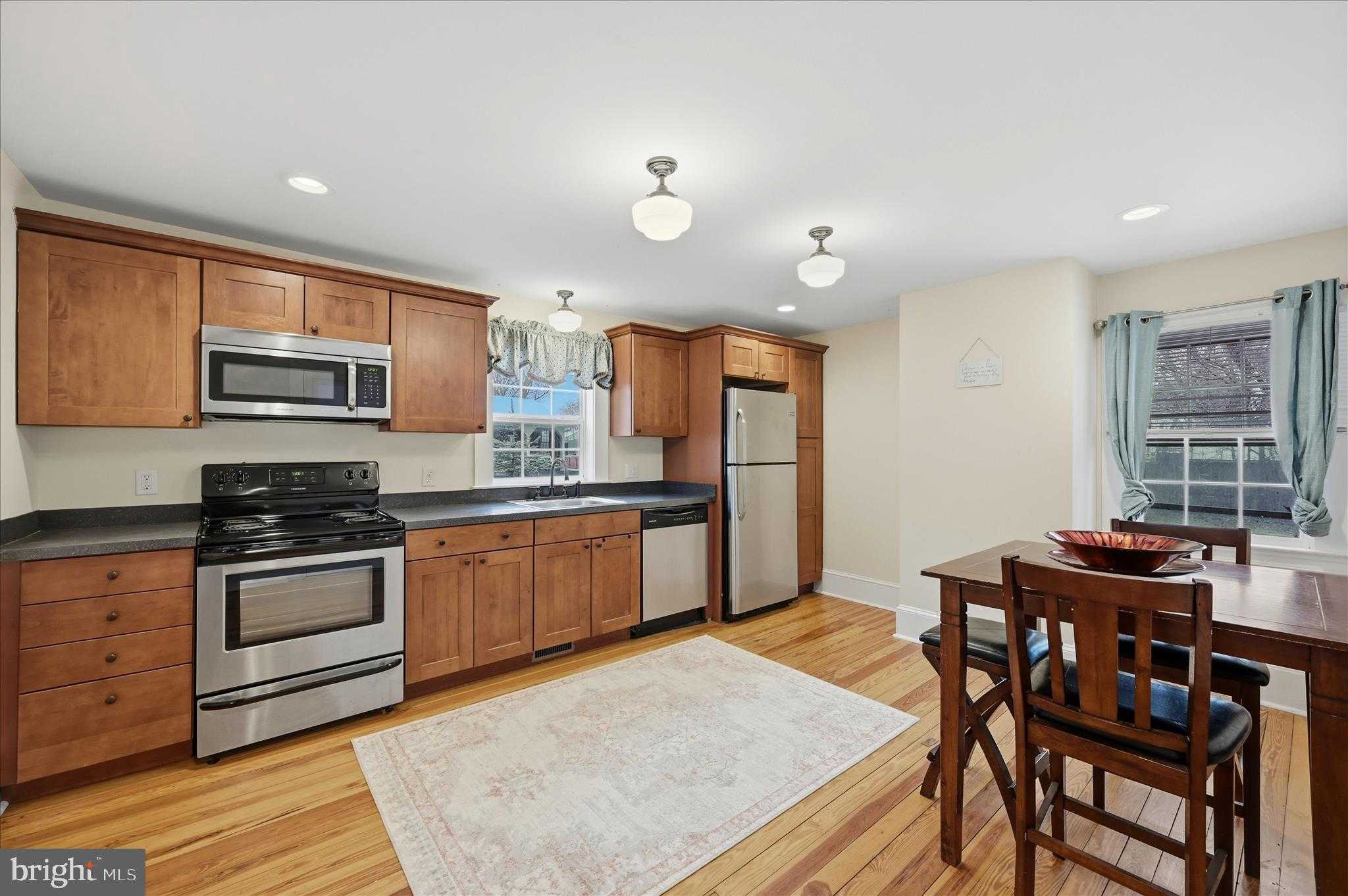 2 W Main St photo 22